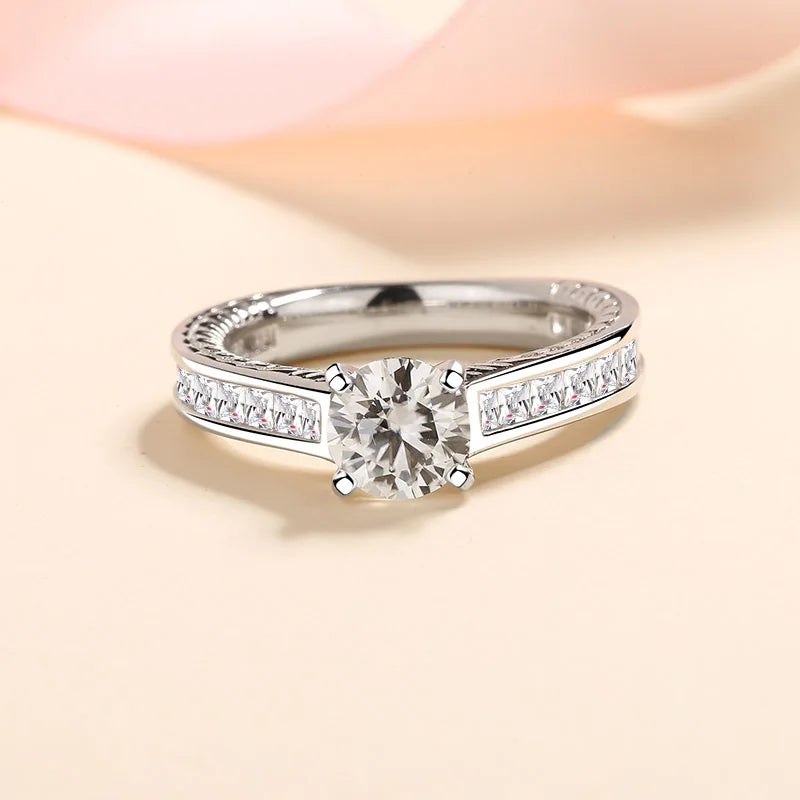 S925 Sterling Silver Luxury Women's Wedding Ring 4 Claw Diamond 2 Carat Moissanite Rhodium Plated with GRA Certification