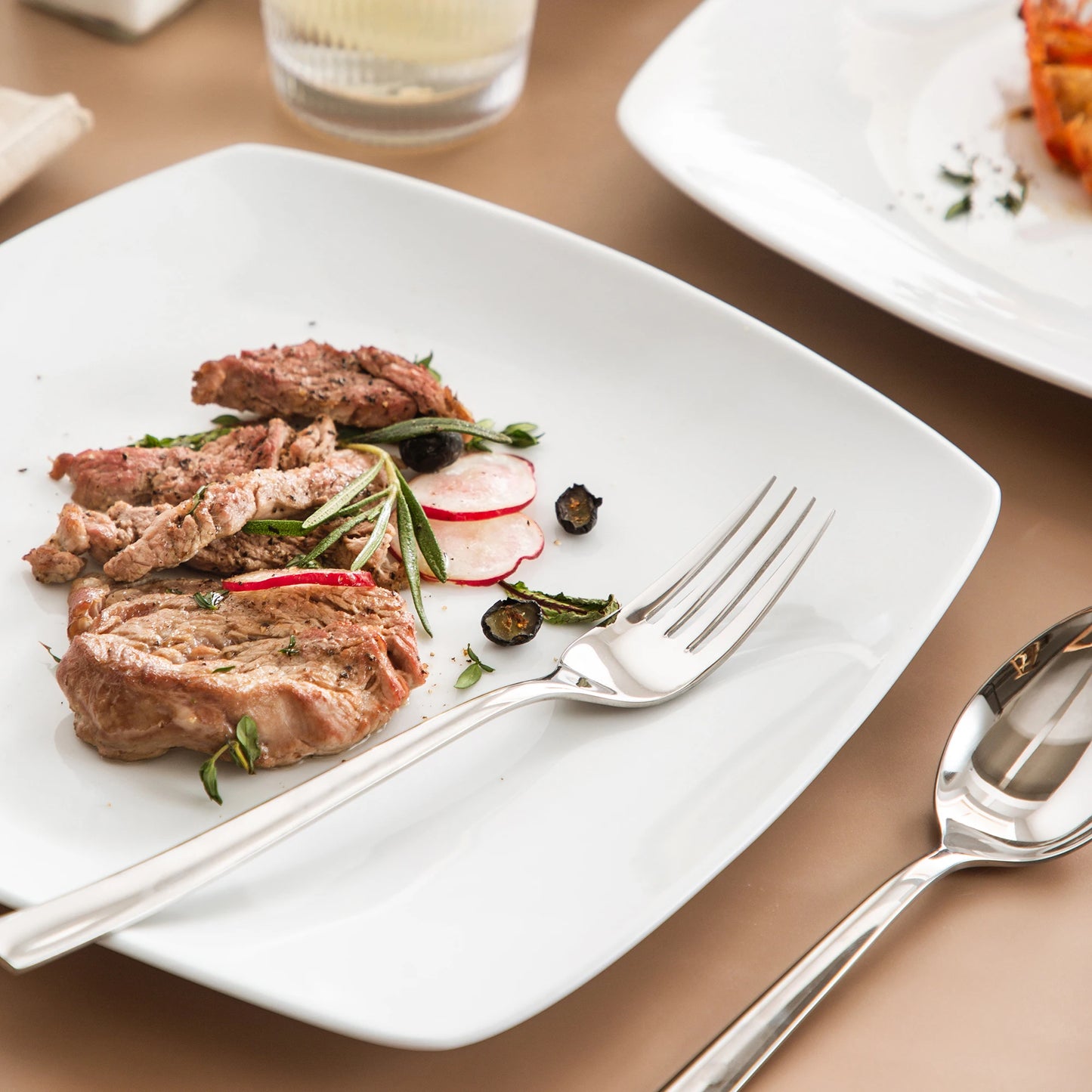 6/12 Piece White Square Porcelain Dinner Plate Set Dessert Plate Salad Fruit Beef Flat Plate Set (23.5 * 23.5 * 2cm)