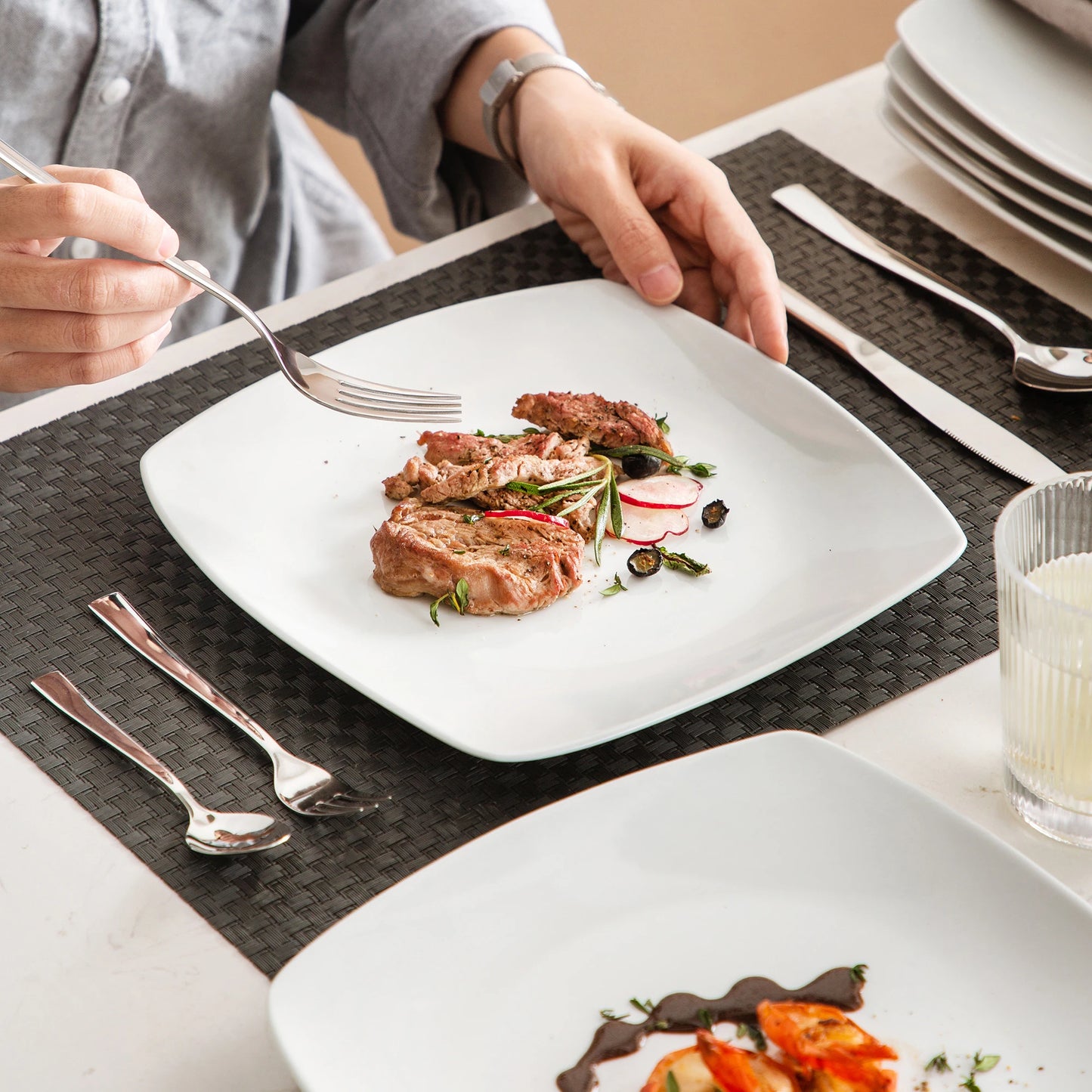 6/12 Piece White Square Porcelain Dinner Plate Set Dessert Plate Salad Fruit Beef Flat Plate Set (23.5 * 23.5 * 2cm)