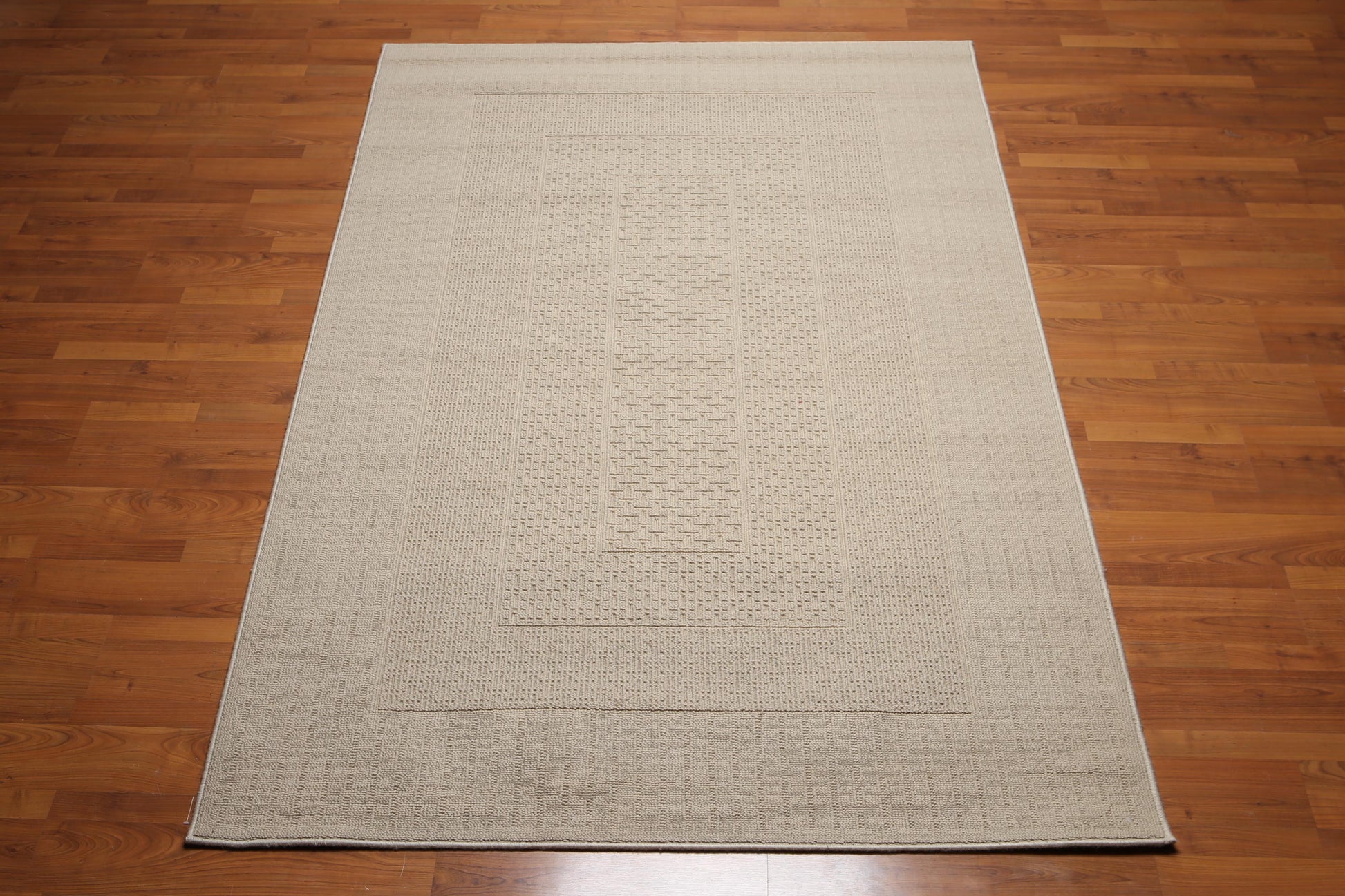 5'3" x 8'3" Authentic Wool and Acrylic Oriental Area Rug Beige-2