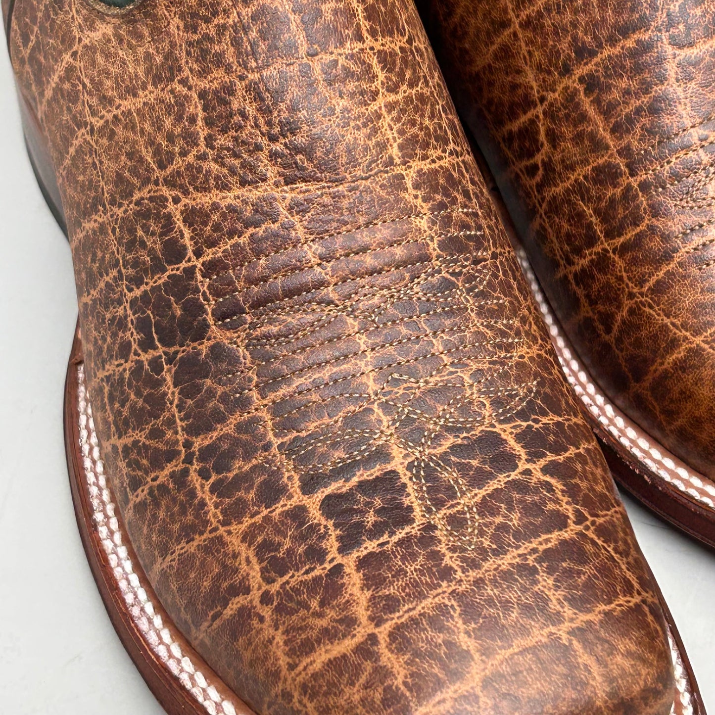 Tony Lama Tapadera Walnut Elephant Print Cowhide Style #TL317 Men's Size 8 EE