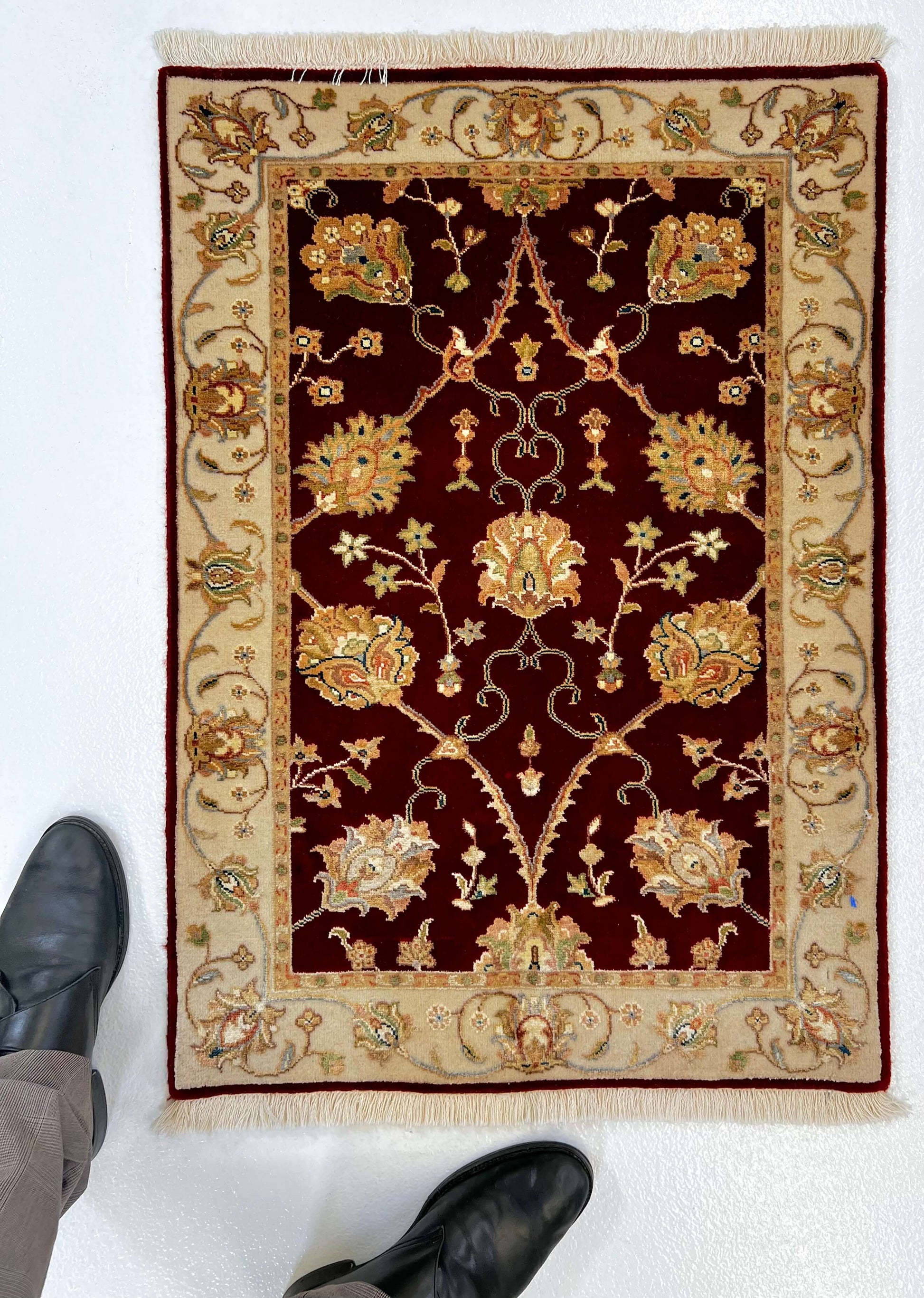 Wool w. silk Kumkapi red/ivo 2x3-4