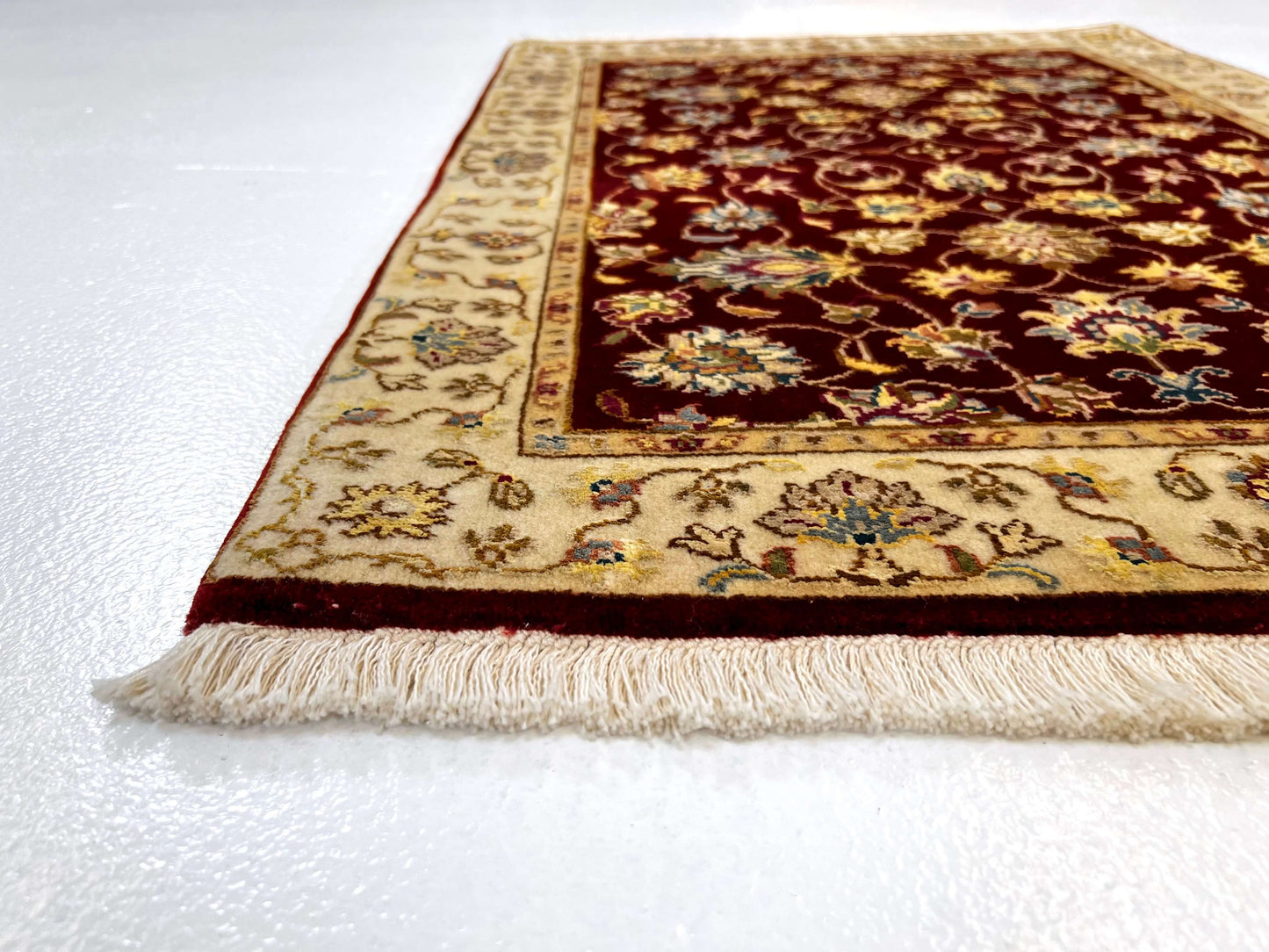 Wool w. silk Kumkapi red/gld 2x3-2