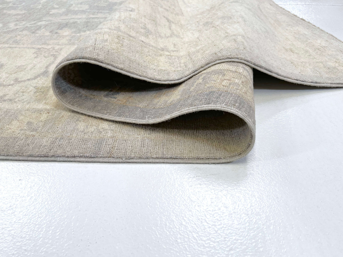 WhiteWash Chobi 10'00" x 13'05" lt.gry/ivo-3