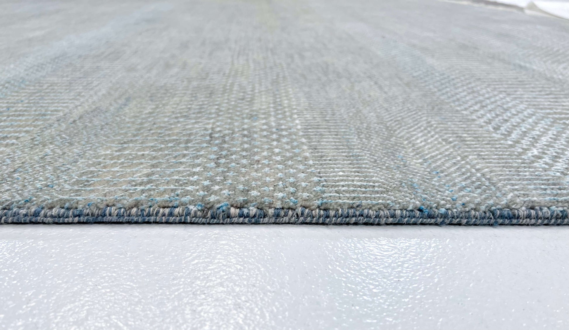 Durva/Grass Design (9'01"x12'02") lt.blue/gray-3