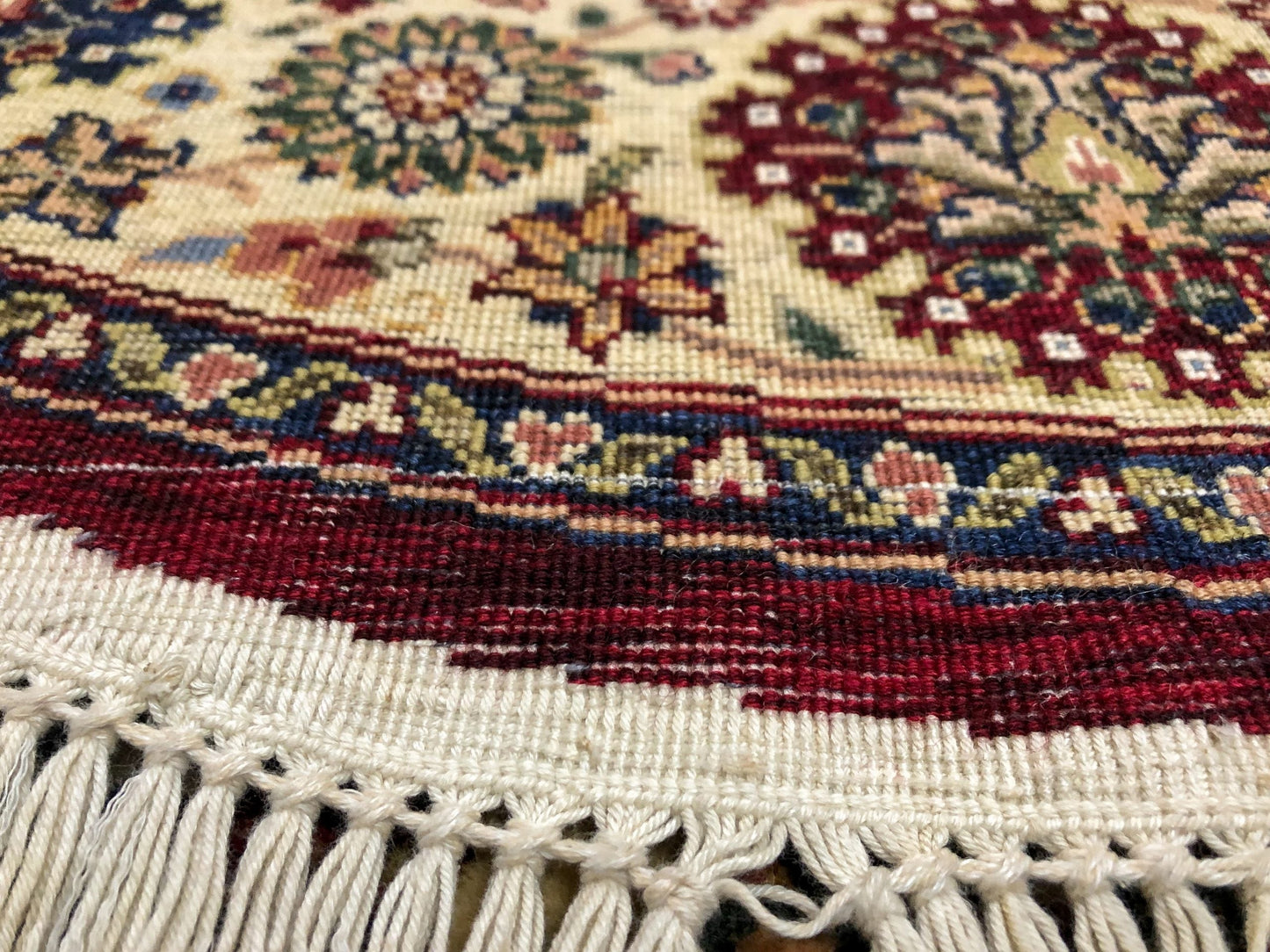 Indo-Persian dkred/ivory 4' Round-4