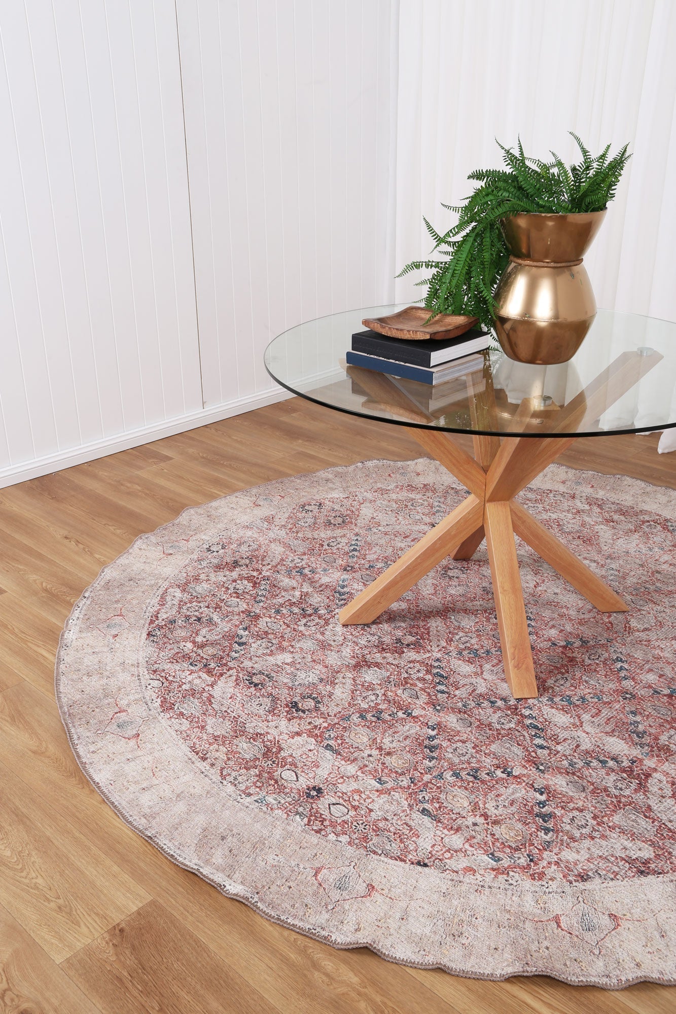 Distressed Vintage Levent in Beige : Round Rug-1