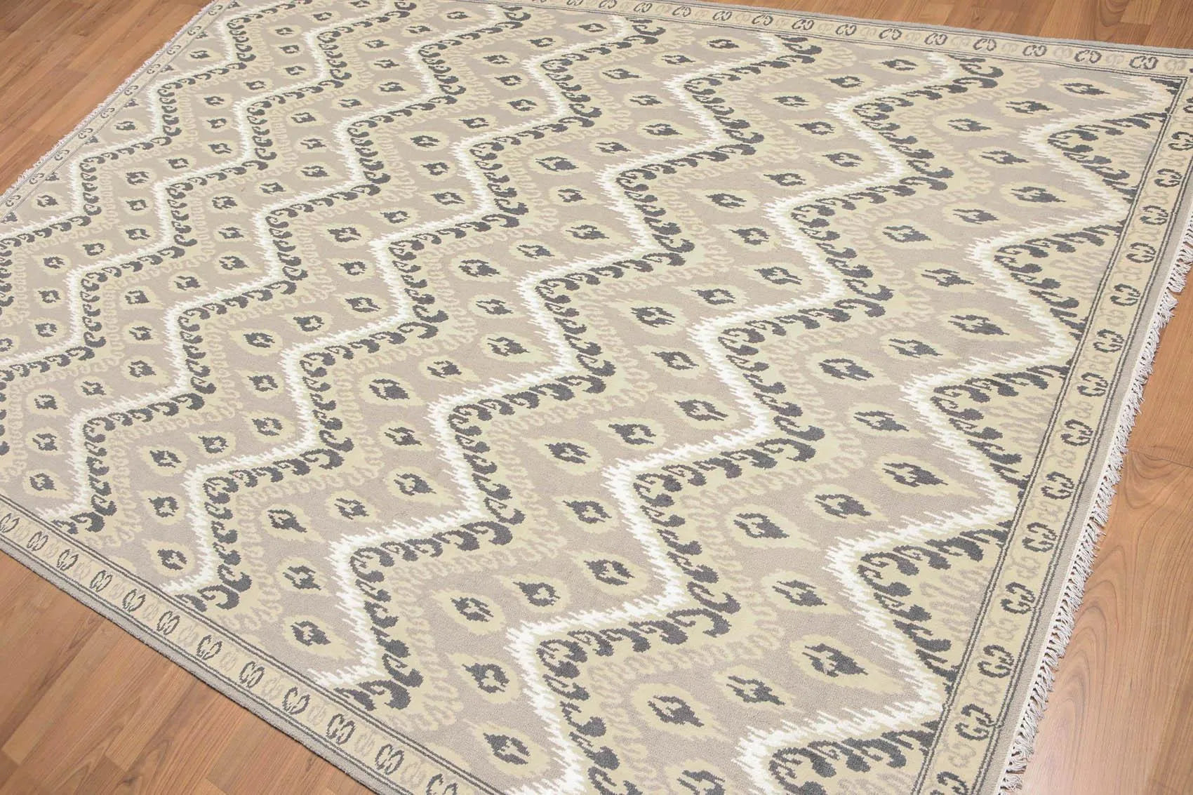 6' x 9' Hand Knotted IKAT Design Wool & Bamboo Silk Area Rug Gray-1