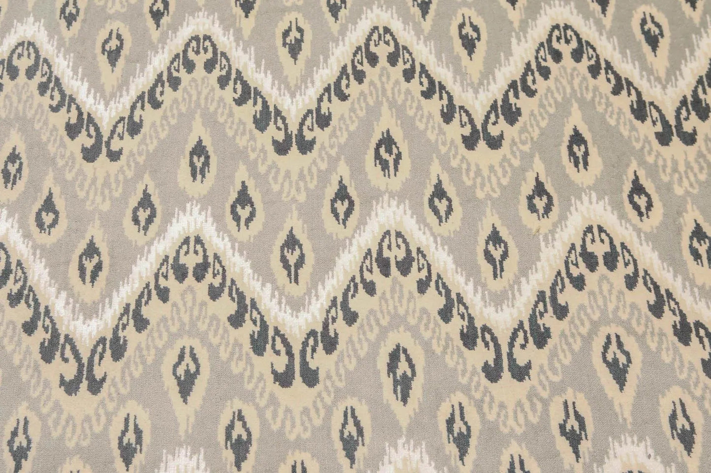 6' x 9' Hand Knotted IKAT Design Wool & Bamboo Silk Area Rug Gray-4