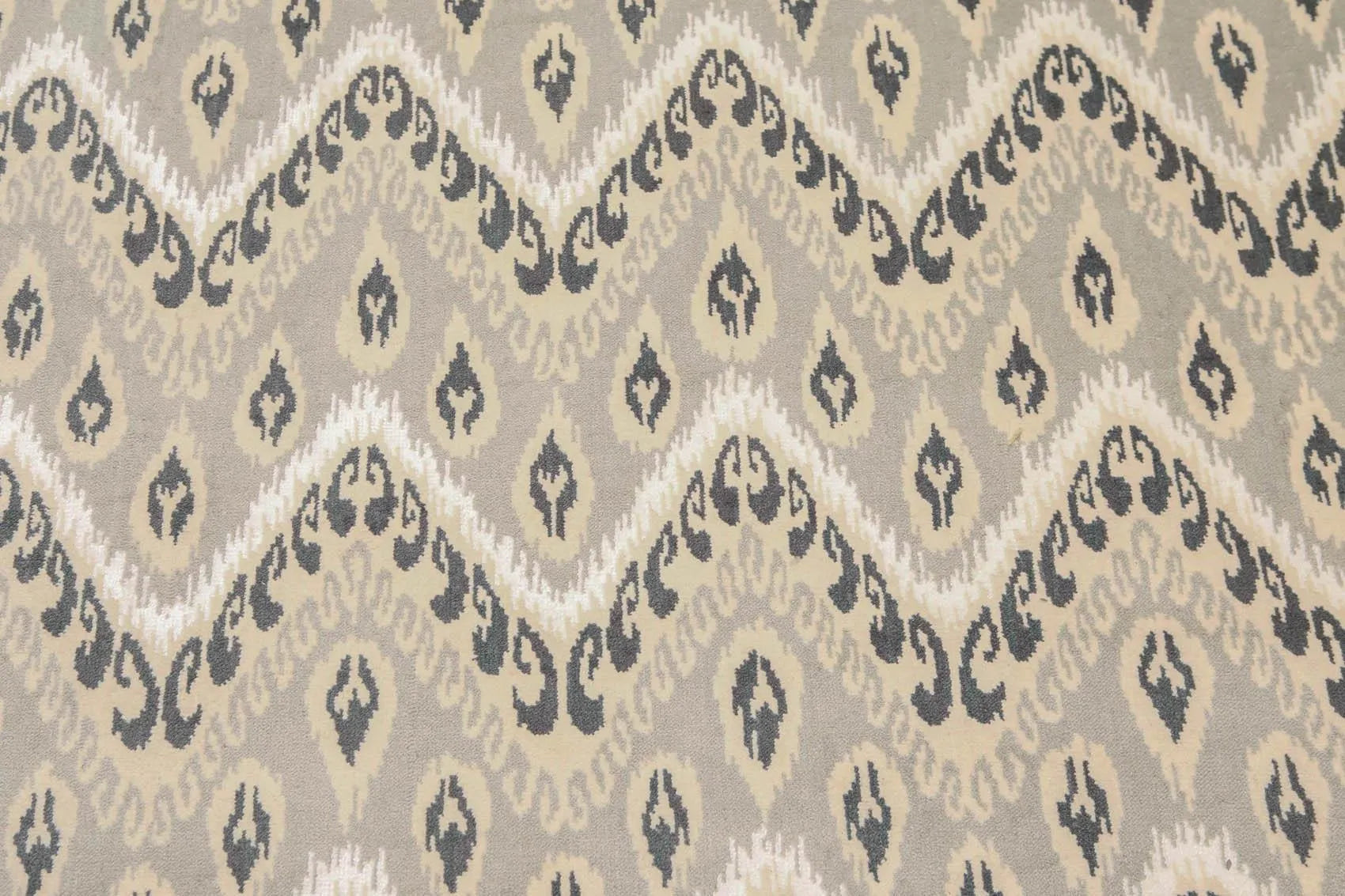 6' x 9' Hand Knotted IKAT Design Wool & Bamboo Silk Area Rug Gray-4