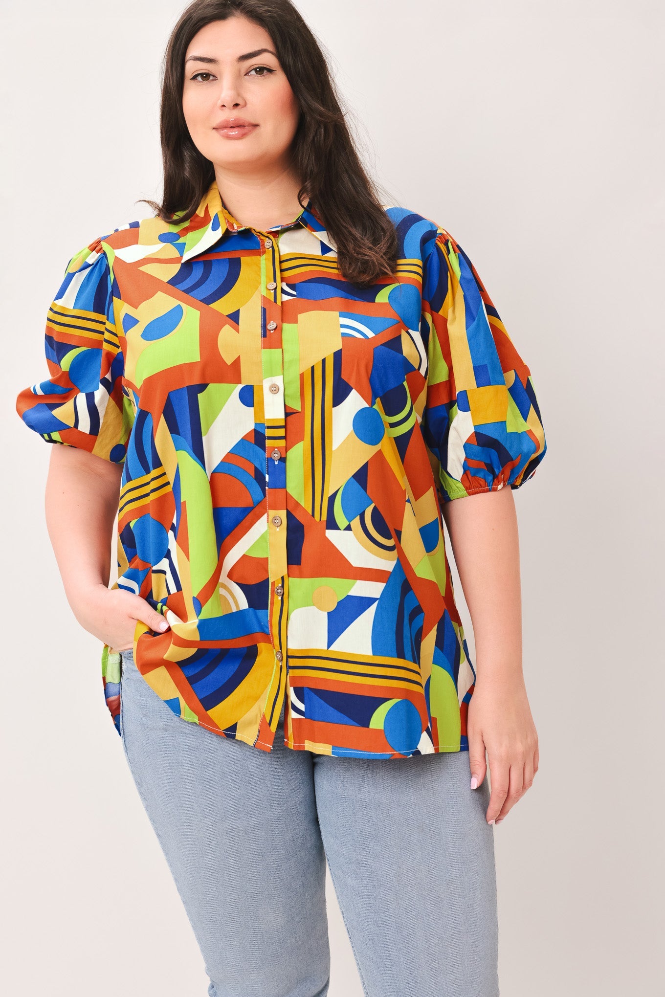 HEART ON DISPLAY WOVEN TOP