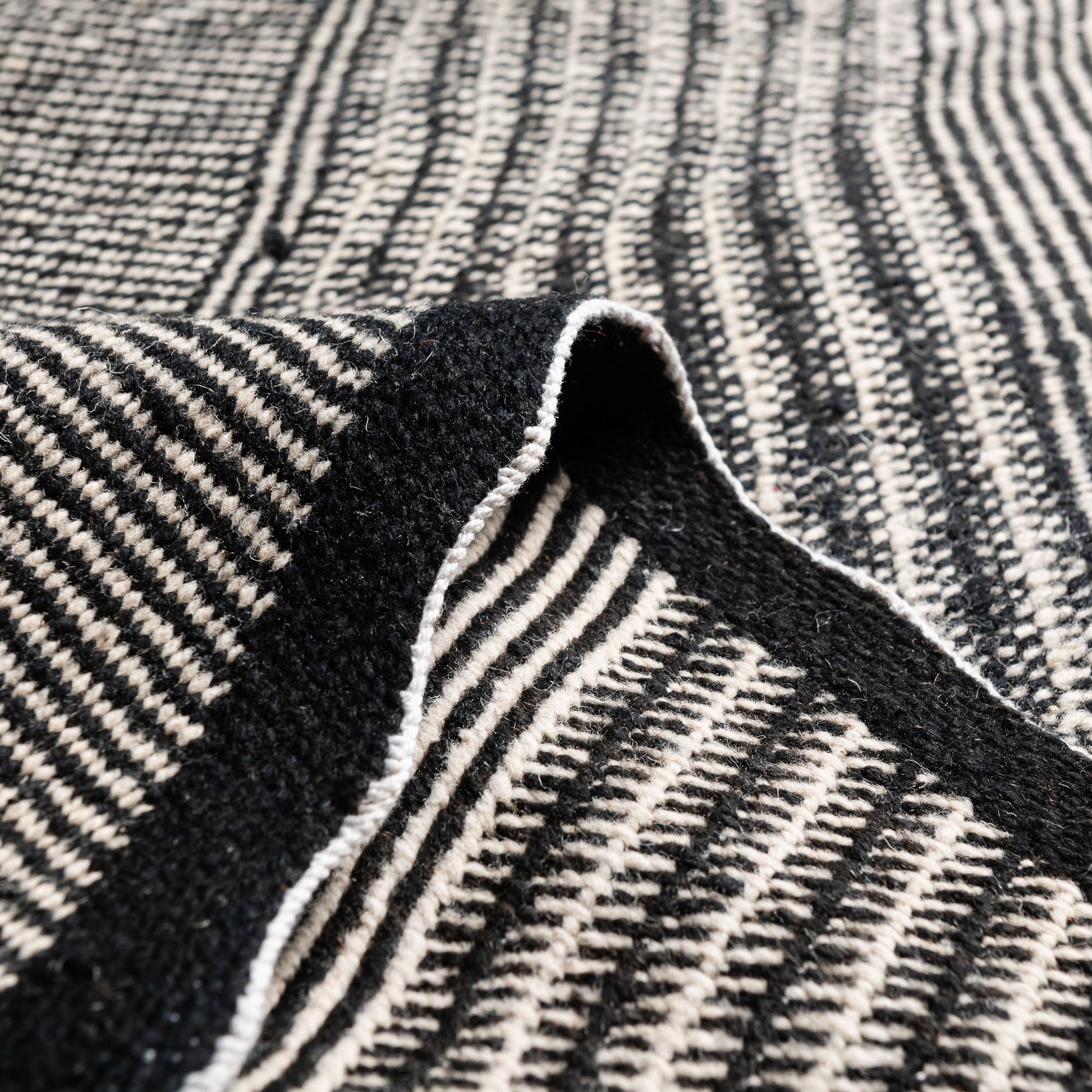 Wattas - taznakht kilim rug-3