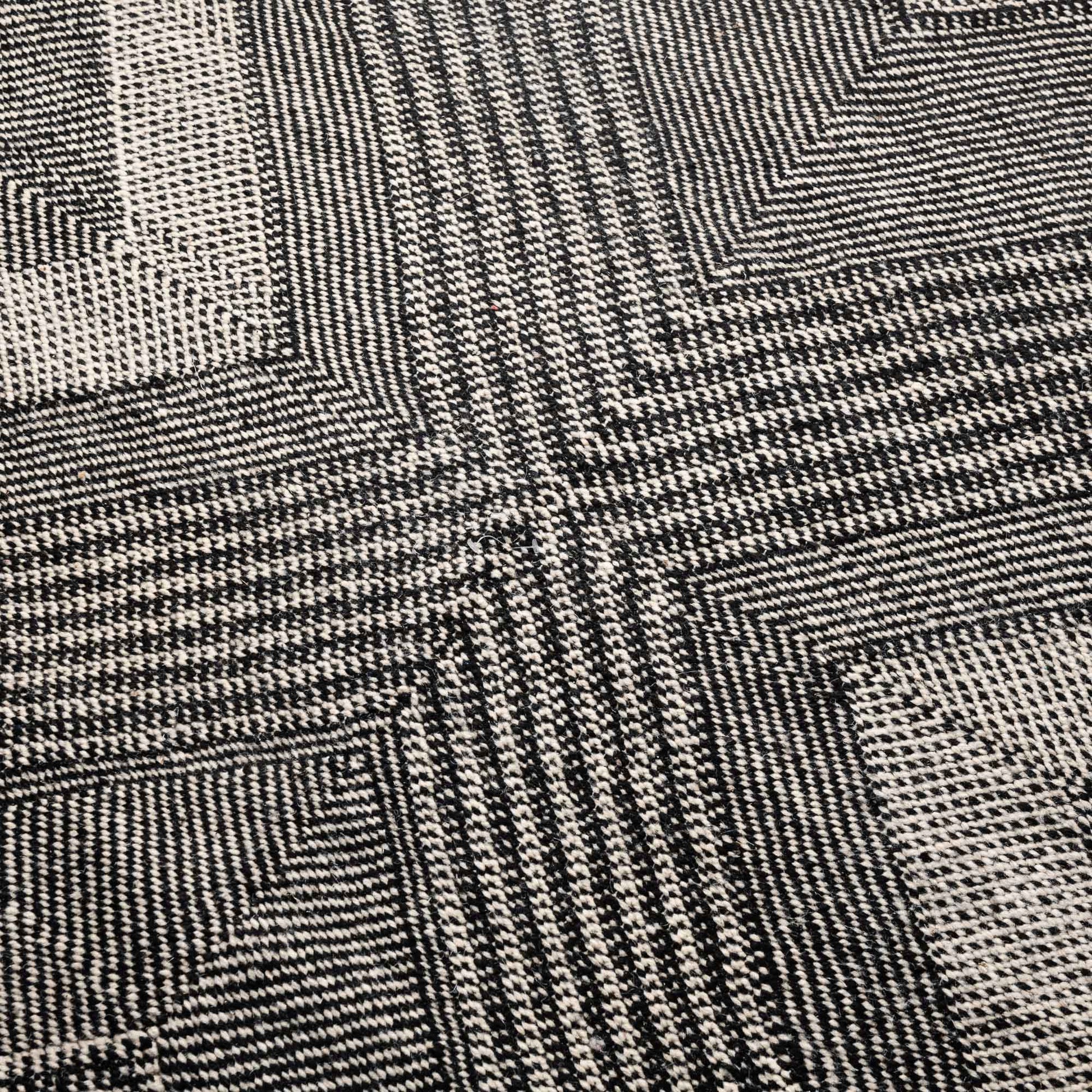 Wattas - taznakht kilim rug-2