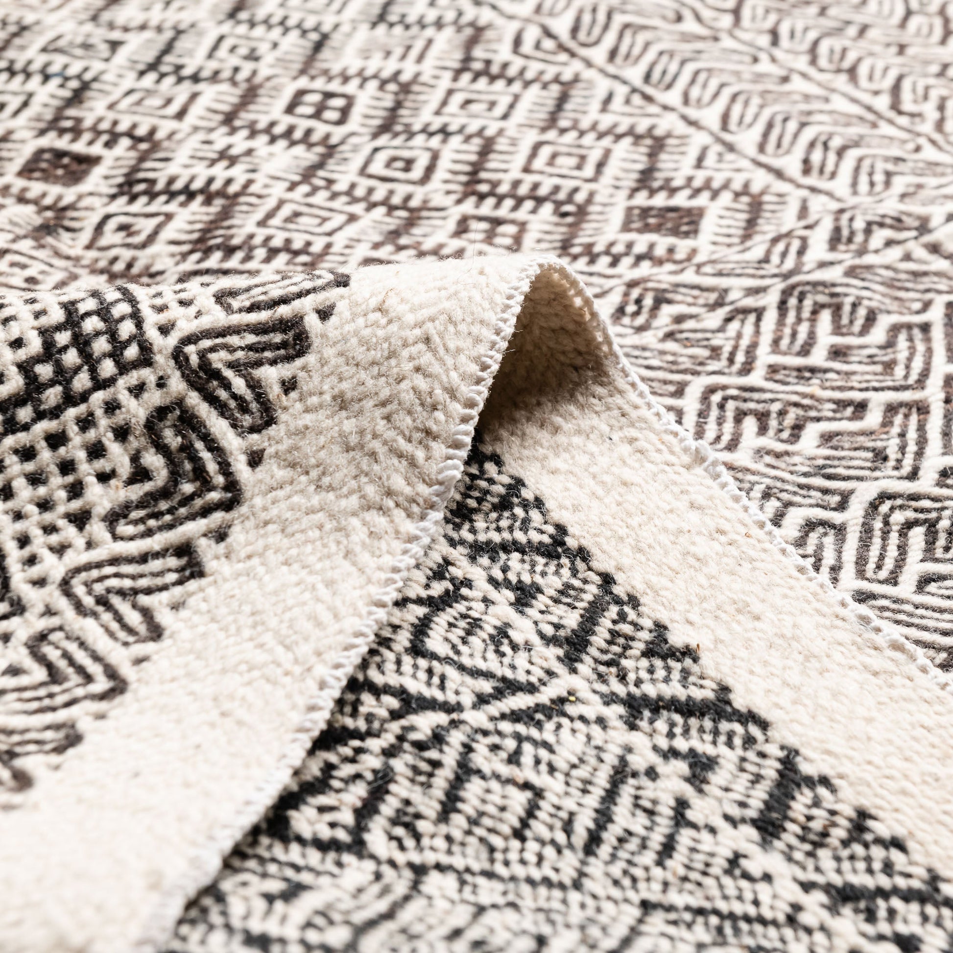 Souraya - taznakht kilim rug-3