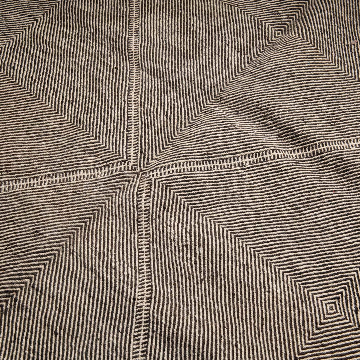 Tamemt - taznakht kilim rug-2