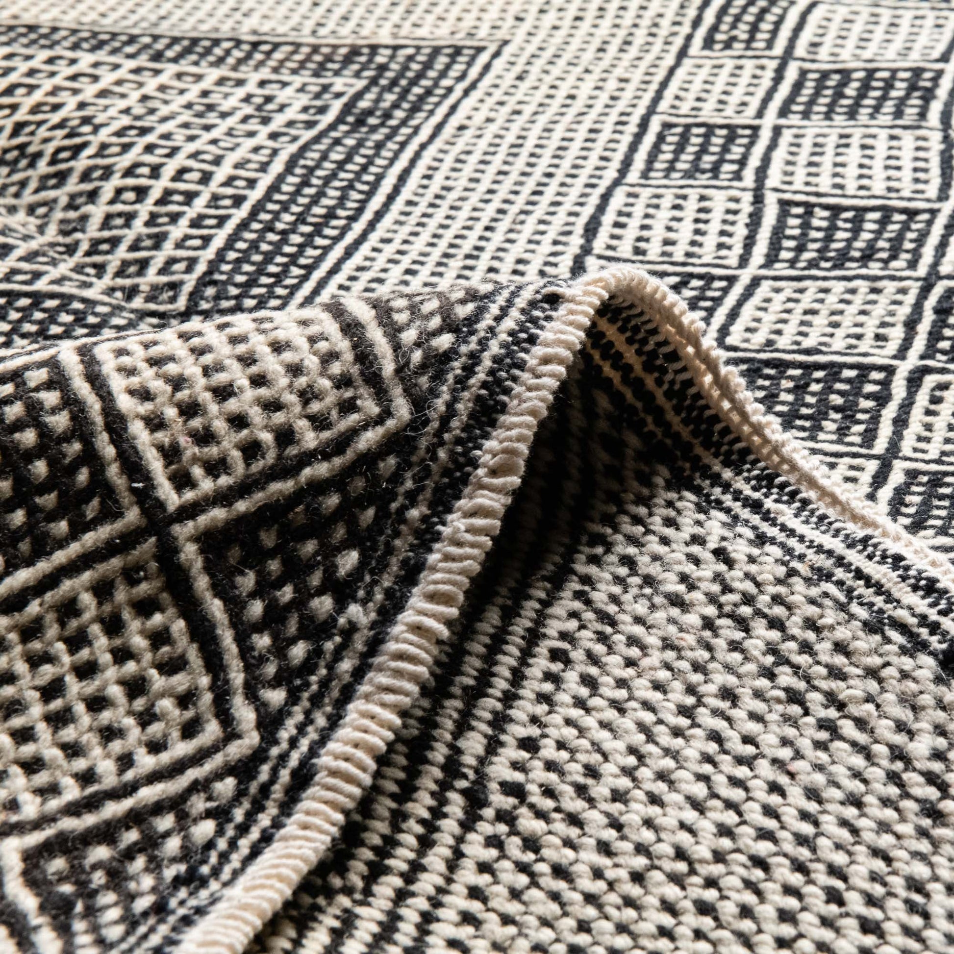 Tamghara - taznakht kilim rug-3