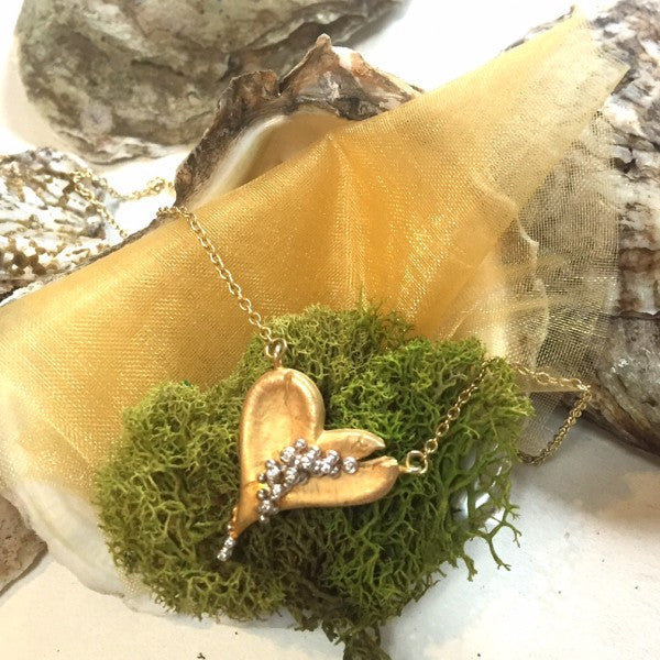 Hearts-Lucky Break Necklace-Small-18K Gold with Diamonds-3