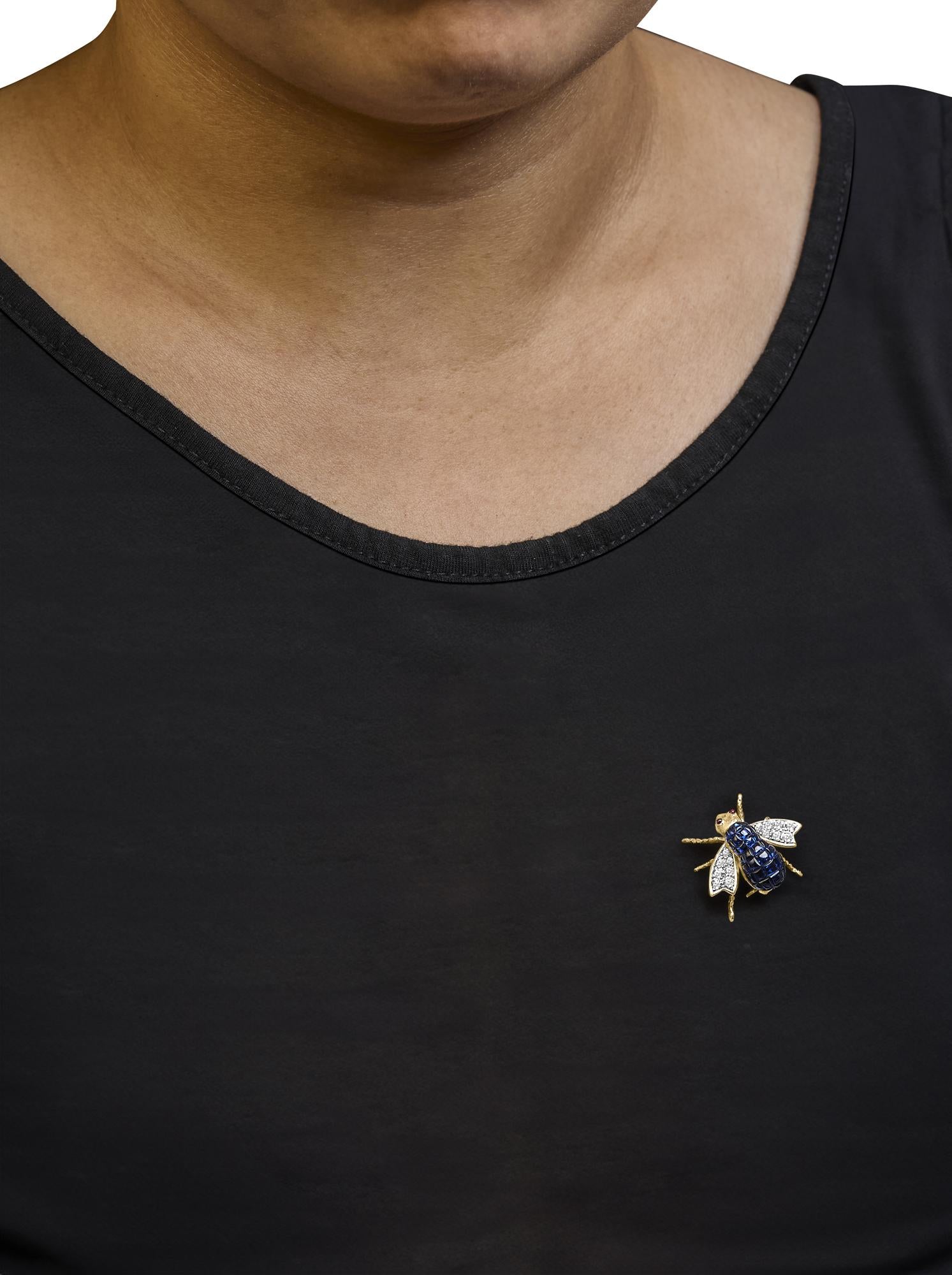 18K Yellow Gold 3/8 Cttw Diamond and 5 4/5 Cttw Blue Sapphire Bumblebee Brooch Pin (F-G Color, VS2-SI1 Clarity)-2