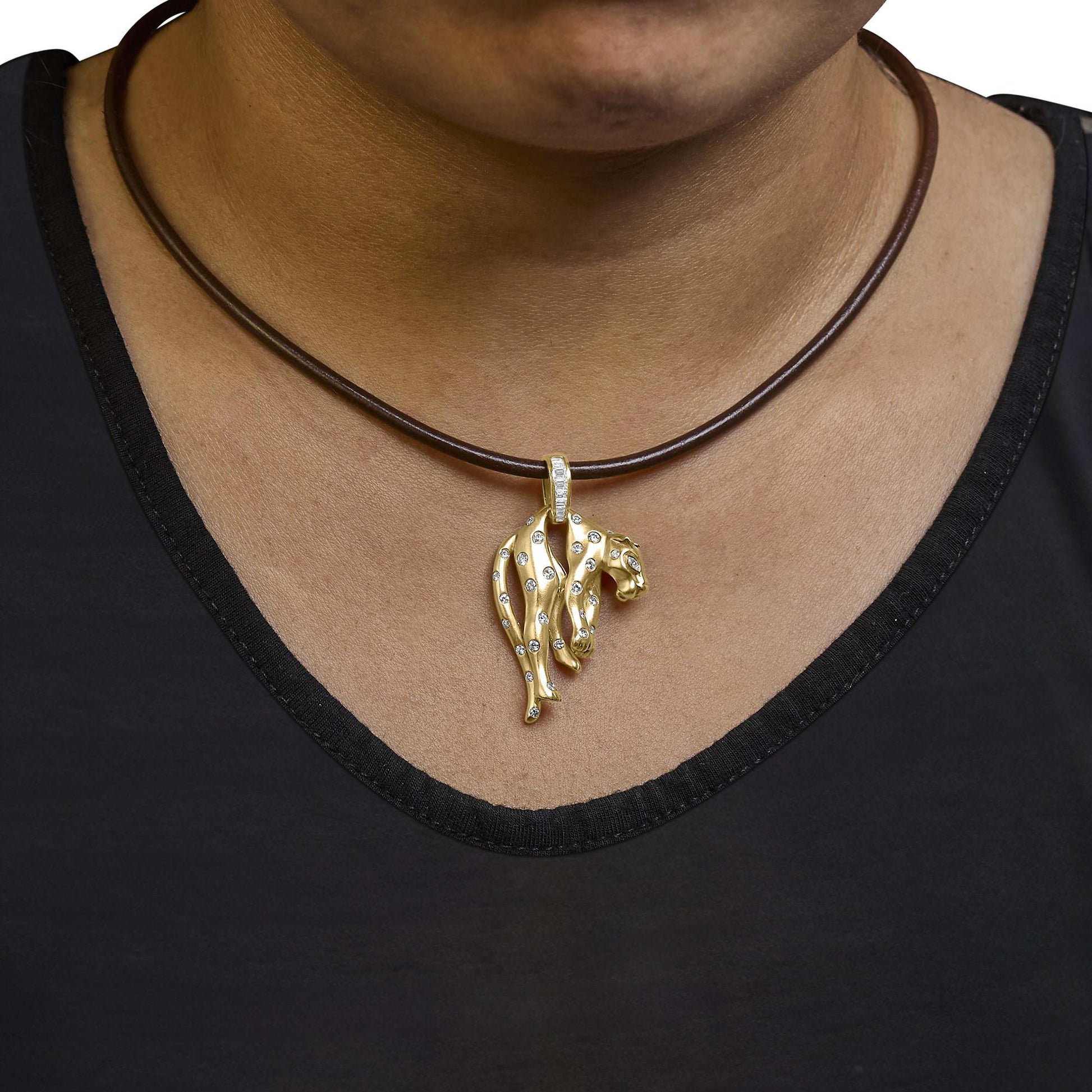 18K 1.00 Cttw Diamond Cat and Bail Pendant Necklace Collar with Matte Finish (F-G Color, VS2-SI1 Clarity)-2