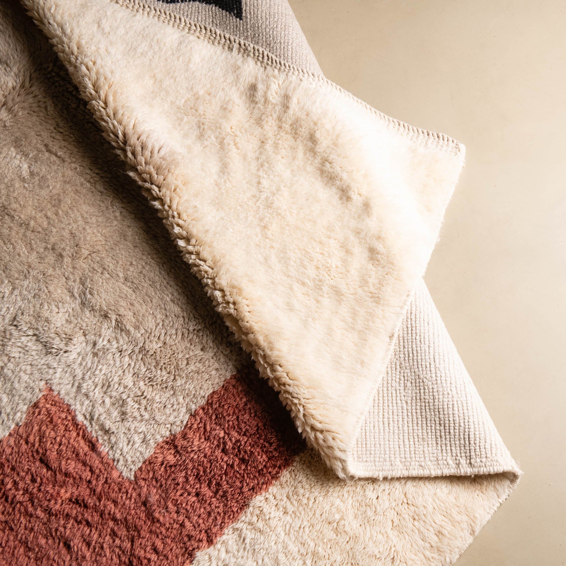 Gzoula - Luxury Shag Moroccan Rug-3