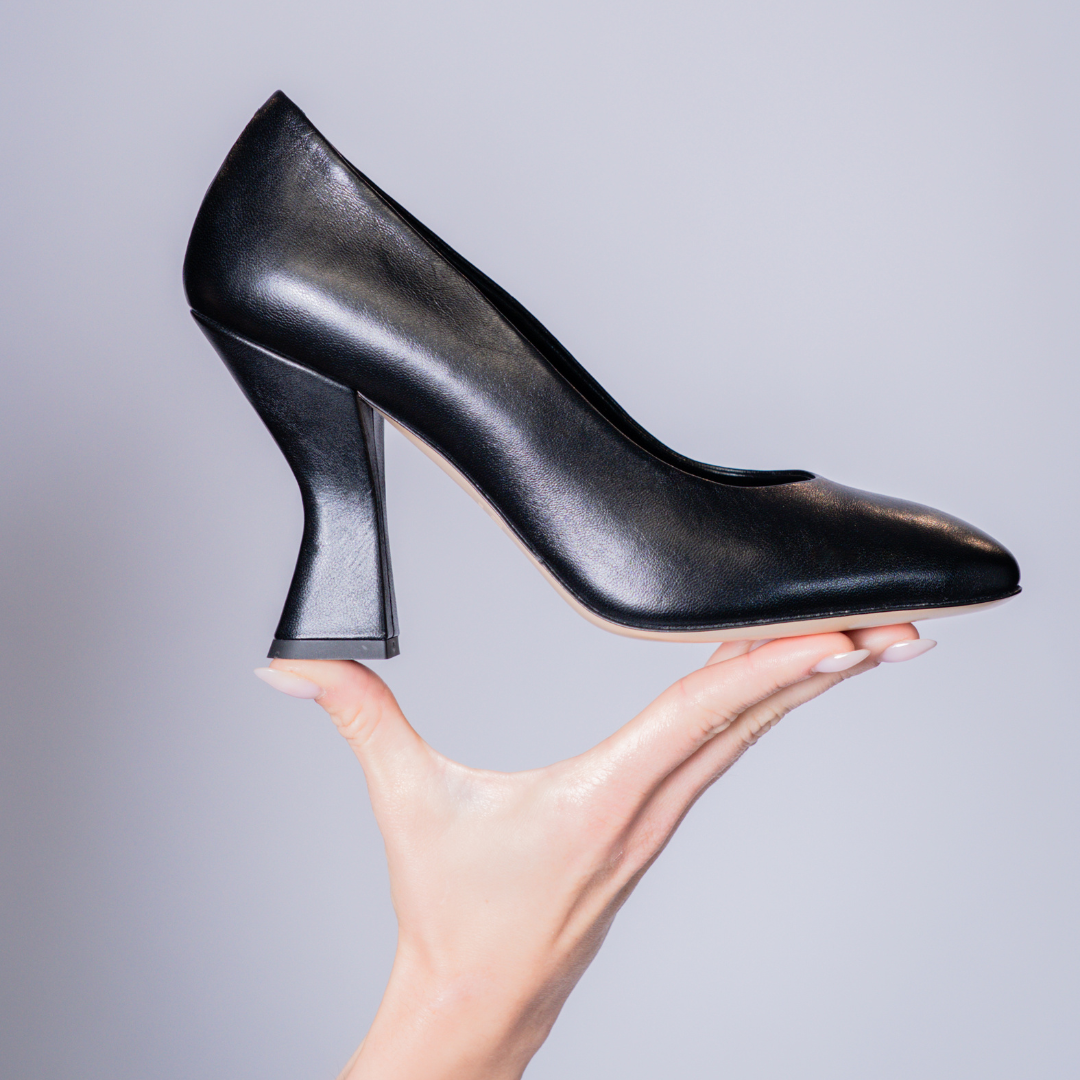 MIDNIGHT MUSE – Black Nappa Pump