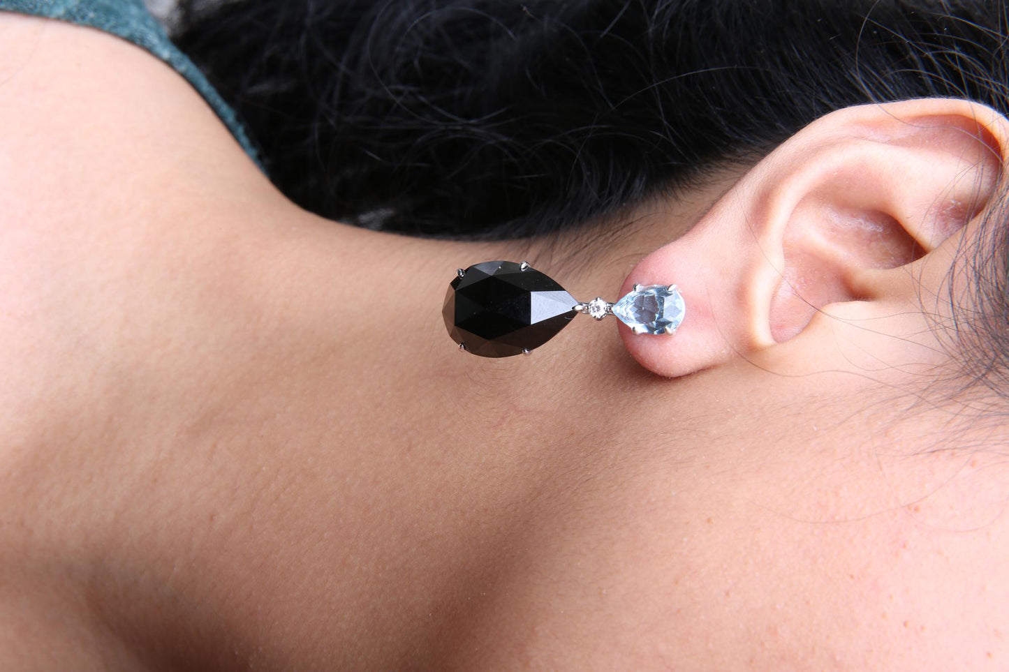18K White Gold 1/5 Cttw Diamond with Pear Cut Sky Blue Topaz and Pear-Cut Black Onyx Gemstone Dangle Earring (G-H Color, SI1-SI2 Clarity)-2