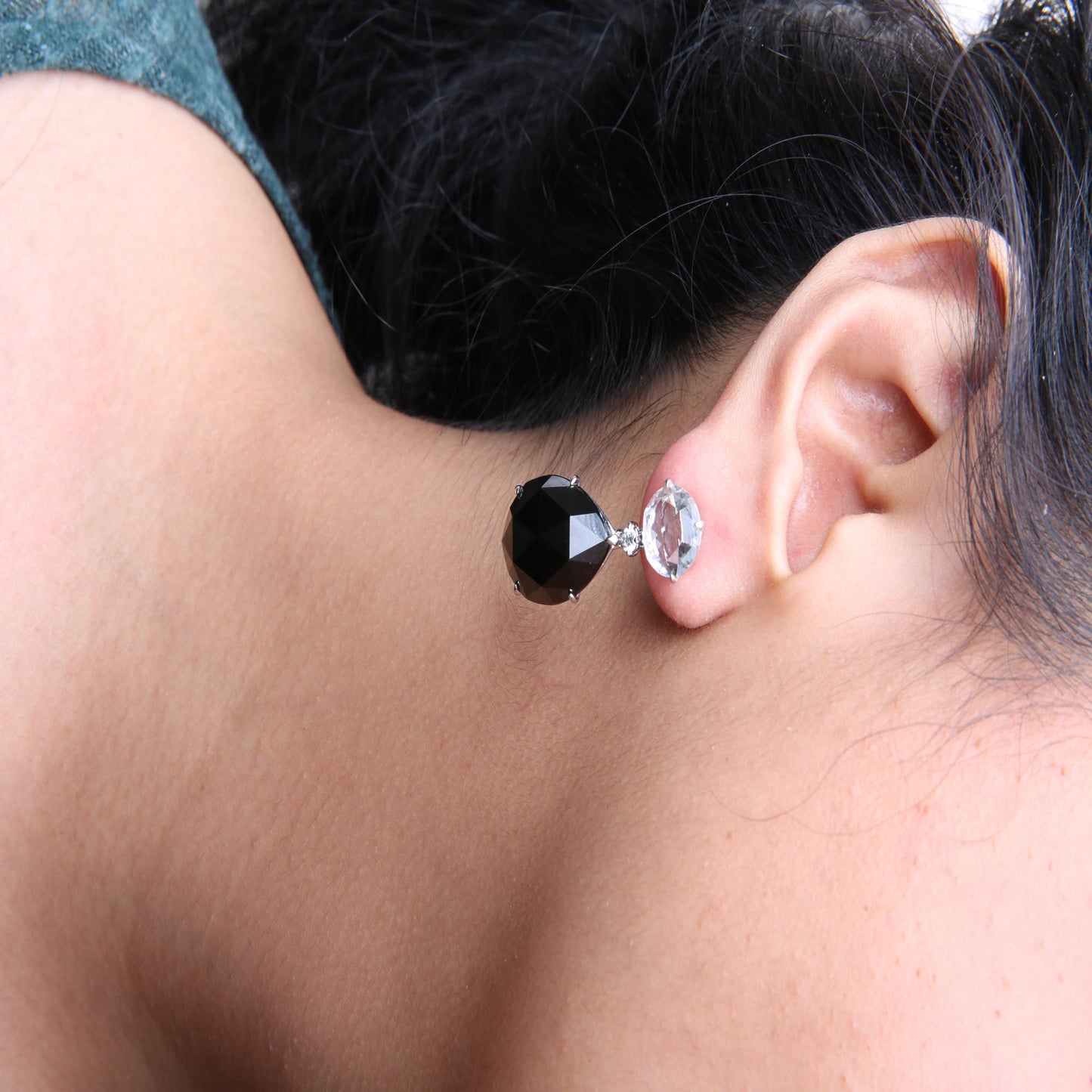 18K White Gold 1/5 Cttw Diamond with Round White Topaz and 20x15mm Pear Cut Black Onyx Gemstone Dangle Earring (G-H Color, SI1-SI2 Clarity)-2