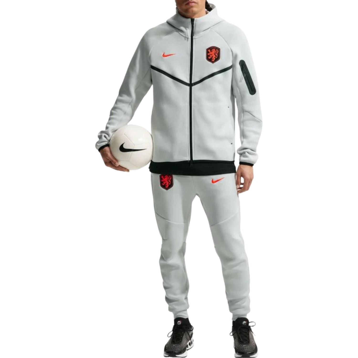 Netherlands Tech Fleece presentation soccer tracksuit 2026/27 - Nike-1