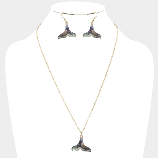 Patterned Whale Tail Pendant Necklace