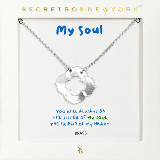 SECRET BOX_Brass Metal Quatrefoil Pendant Necklace