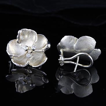 Metal Petals- Pansy earring-Large-Sterling Silver & Diamonds-1