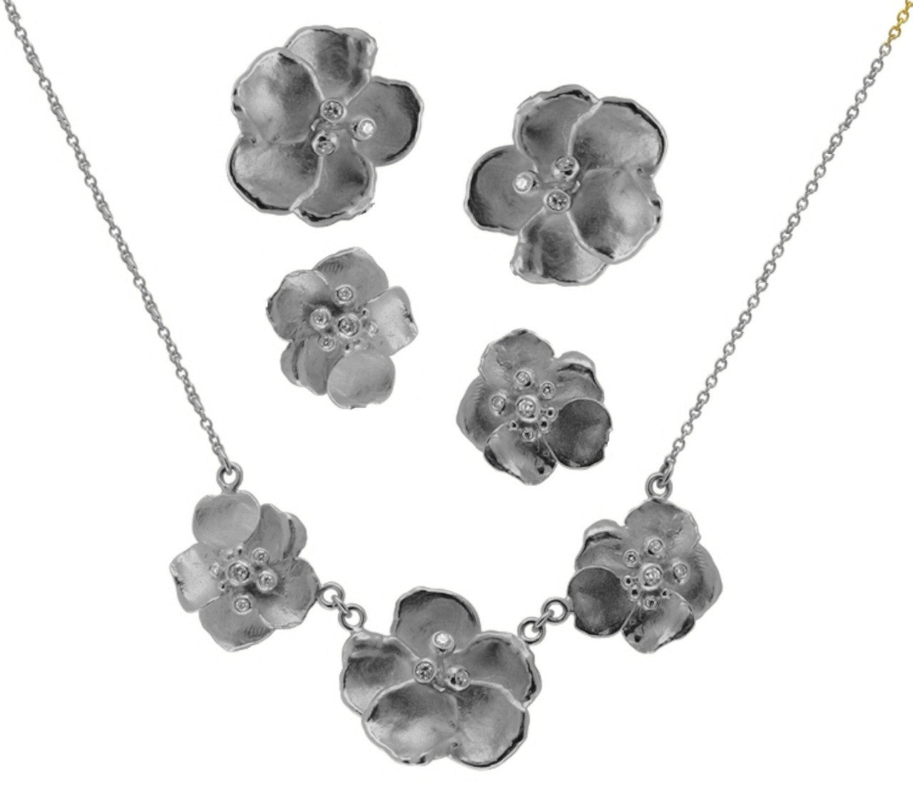 Metal Petals- Three Pansy Necklace-18K Gold with Diamond Center-7