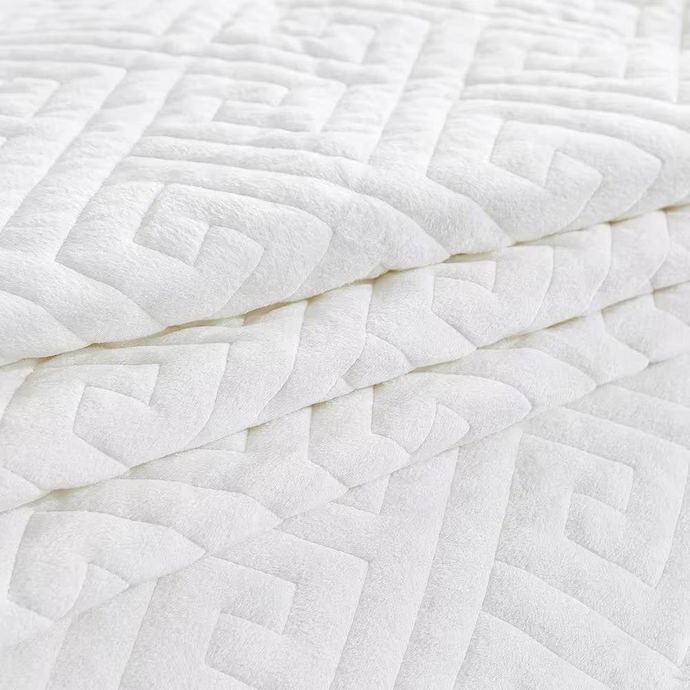 Queen size Ivory White Velvet Microfiber Polyester Reversible 3-Piece Quilt Set-2
