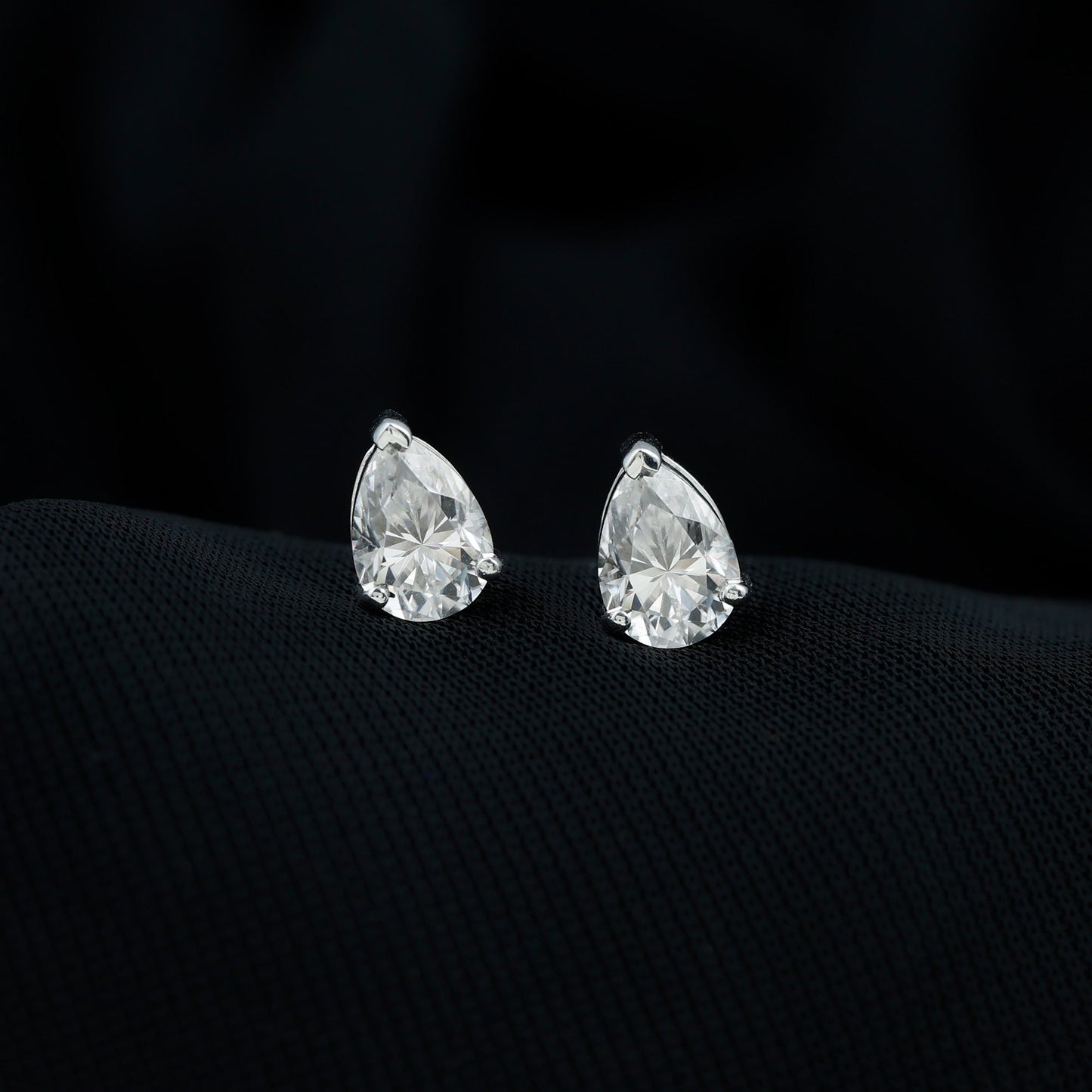 5X7MM Pear Cut Moissanite Teardrop Stud Earrings