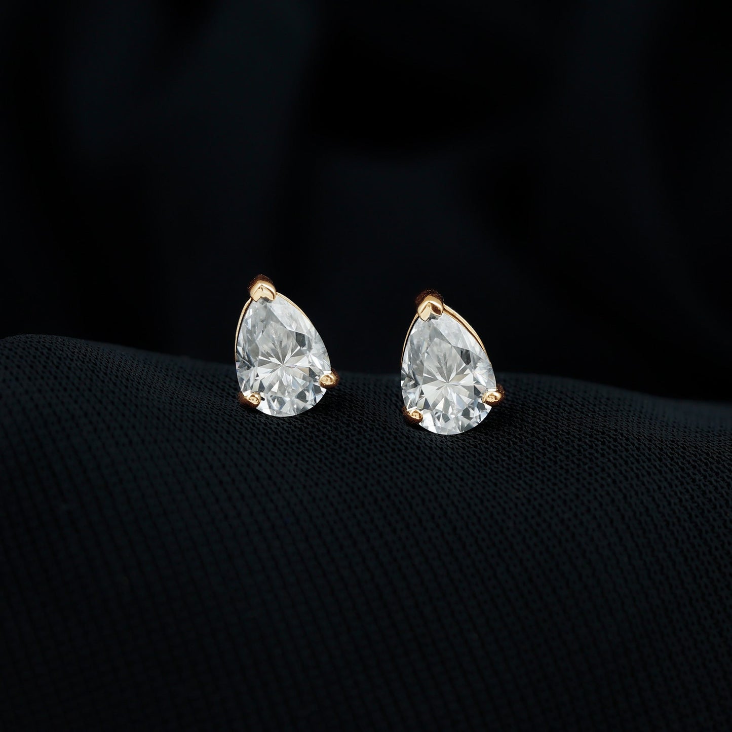 5X7MM Pear Cut Moissanite Teardrop Stud Earrings