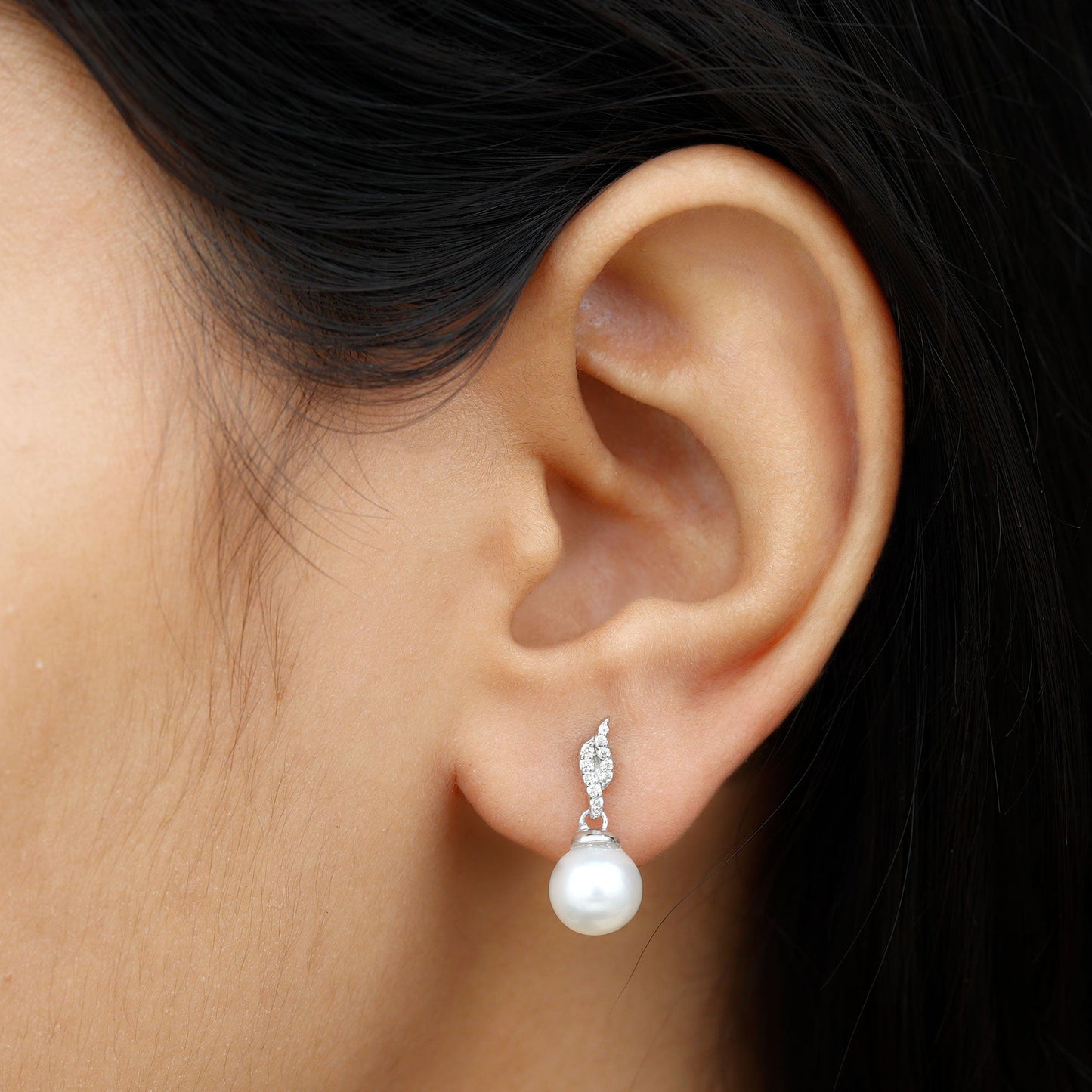 Genuine 15 Carat Freshwater Pearl and Diamond Drop Earrings with Certificate