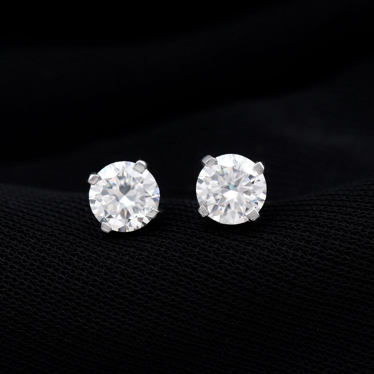 5 MM Round Shape Solitaire Moissanite Stud Earrings