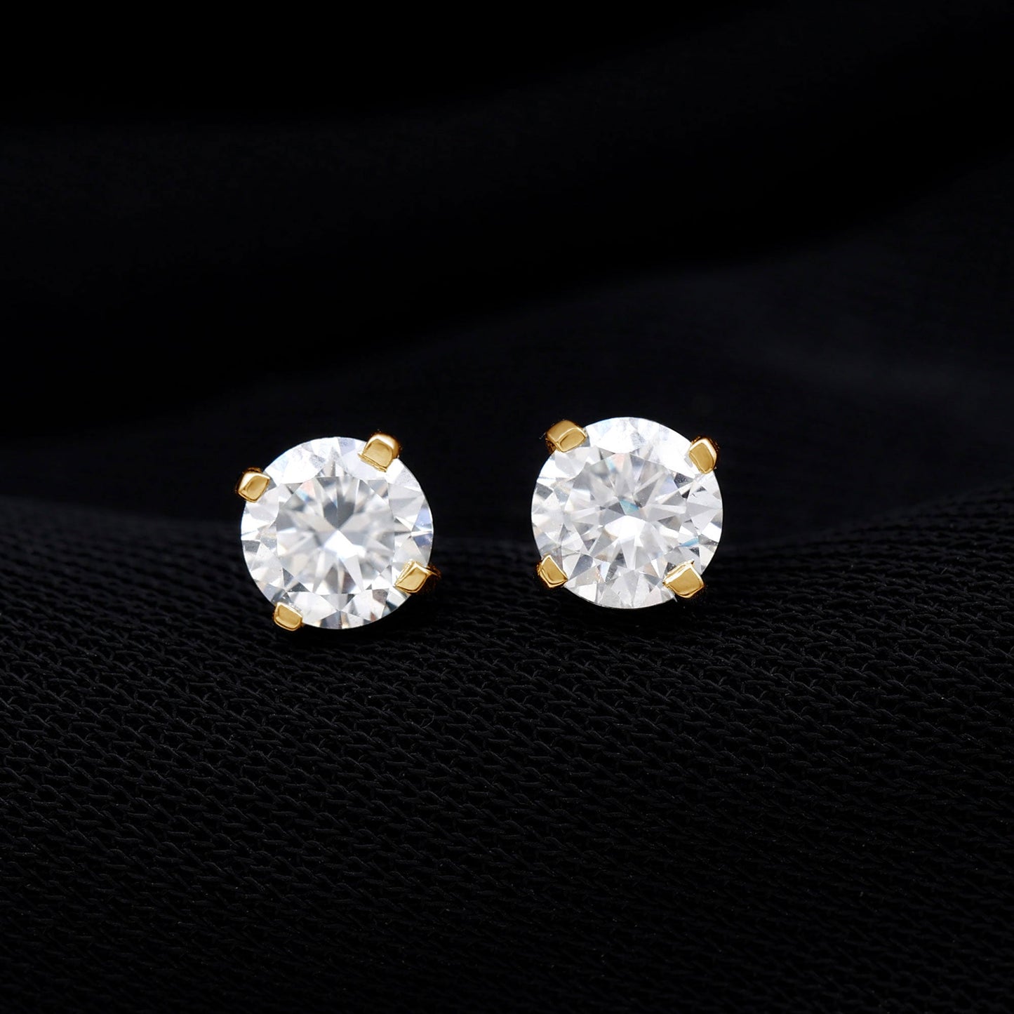 5 MM Round Shape Solitaire Moissanite Stud Earrings