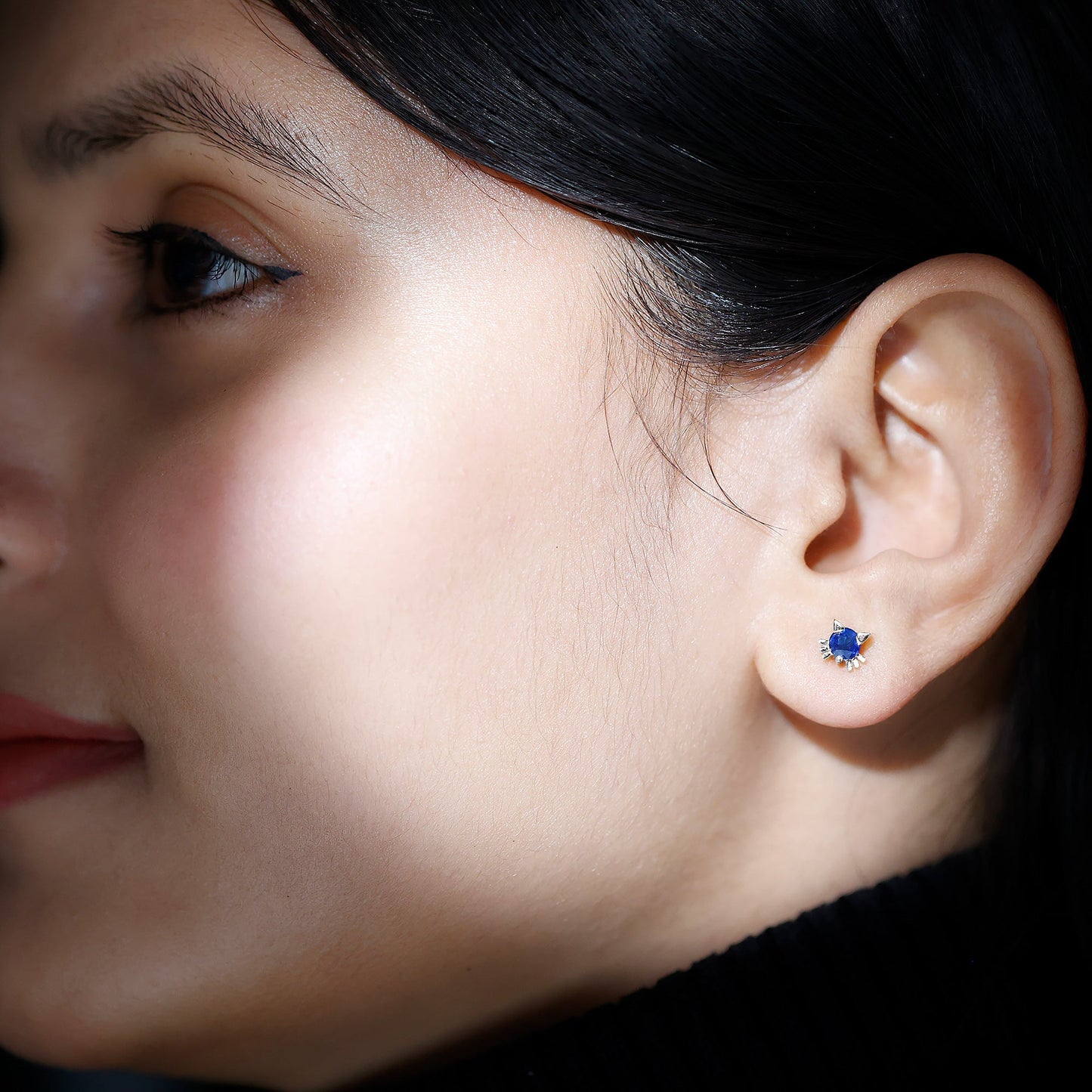 Natural 0.8 Carat Blue Sapphire Cat Stud Earrings for Women