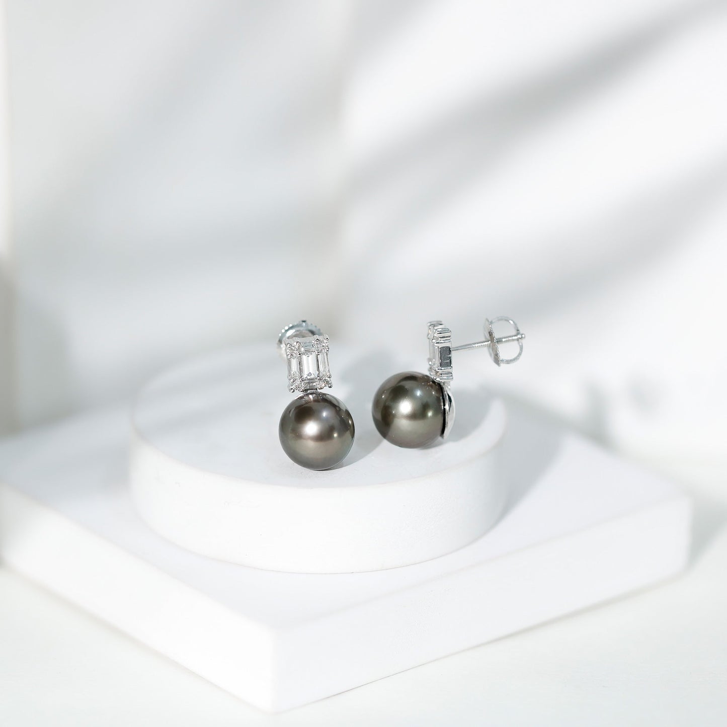 15 Carat Tahitian Black Pearl Stud Earrings with Diamonds
