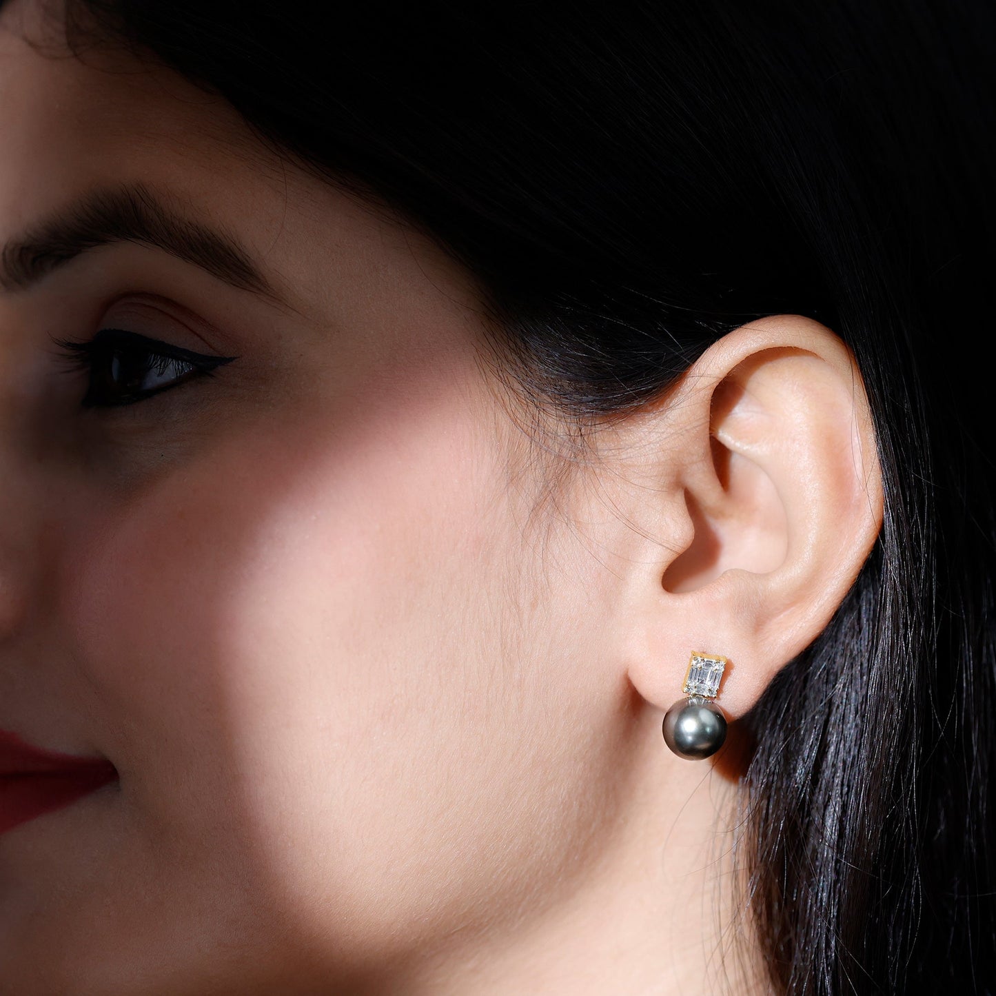 15 Carat Tahitian Black Pearl Stud Earrings with Diamonds