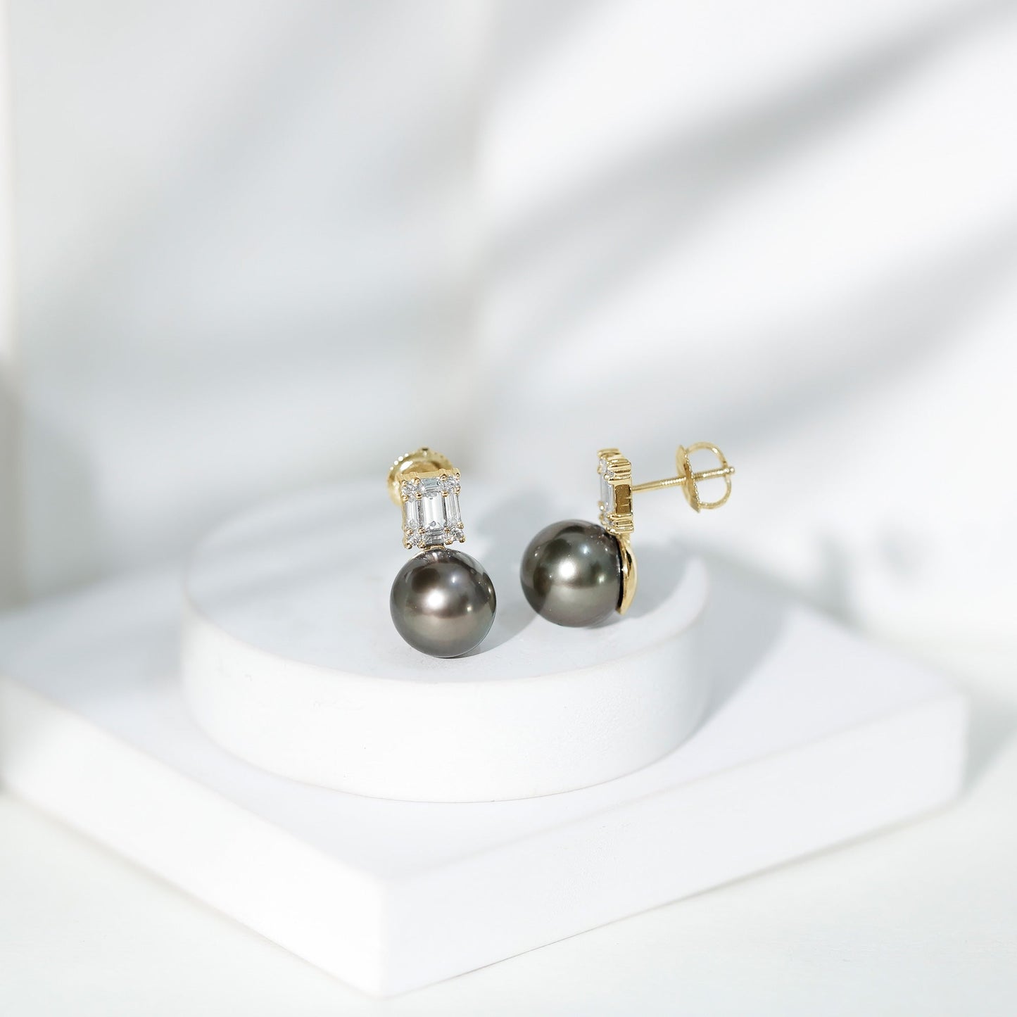15 Carat Tahitian Black Pearl Stud Earrings with Diamonds