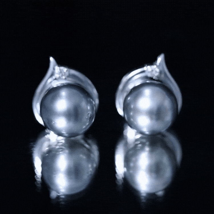Cultured 15 Carat Tahitian Pearl Bridal Stud Earrings with Diamond