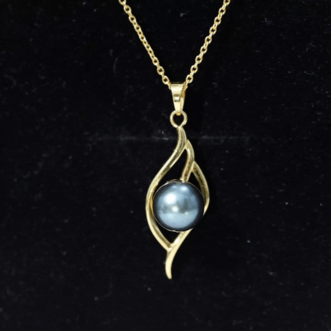 7.5 Carat Solitaire Black Pearl Leaf Pendant Necklace