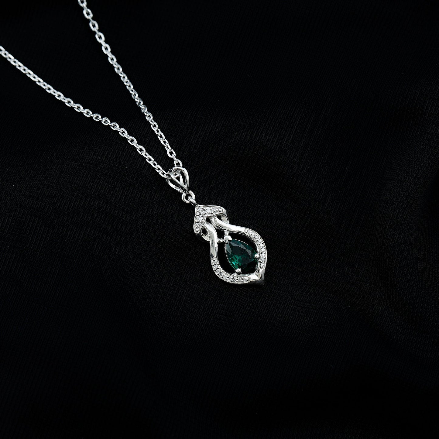 Vintage Inspired 0.7 Carat Lab Grown Emerald Pendant Necklace with Silver Chain