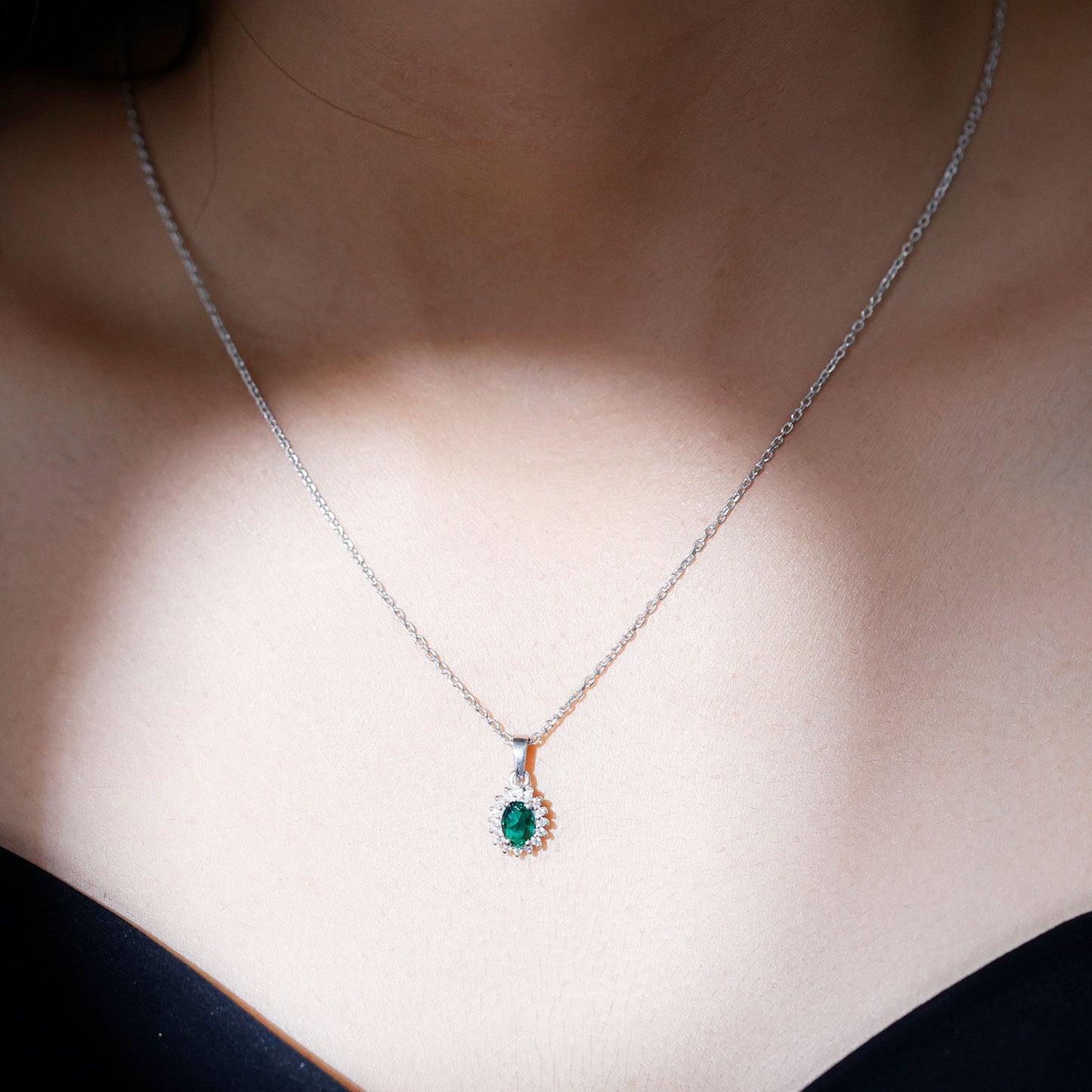 Certified 0.85 Carat Lab Grown Emerald Oval Necklace with Chain