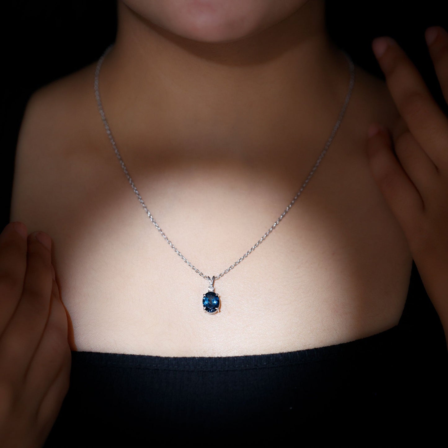 Real 2.5 Carat Oval Shape Real London Blue Topaz Oval Necklace With Silver Chain