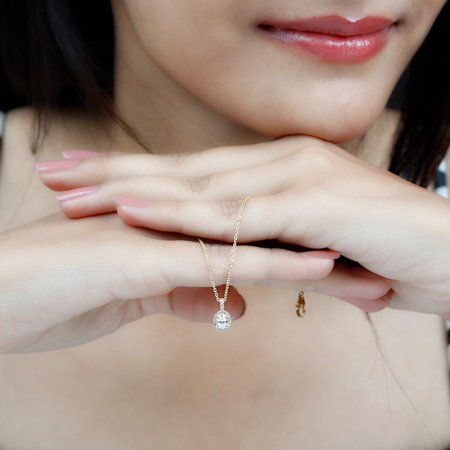 Oval Shaped Real Diamond Pendant Necklace With Chain