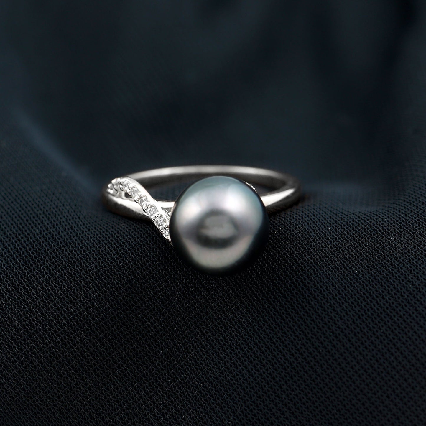 10MM Tahitian Pearl Solitaire Engagement Ring with Diamond