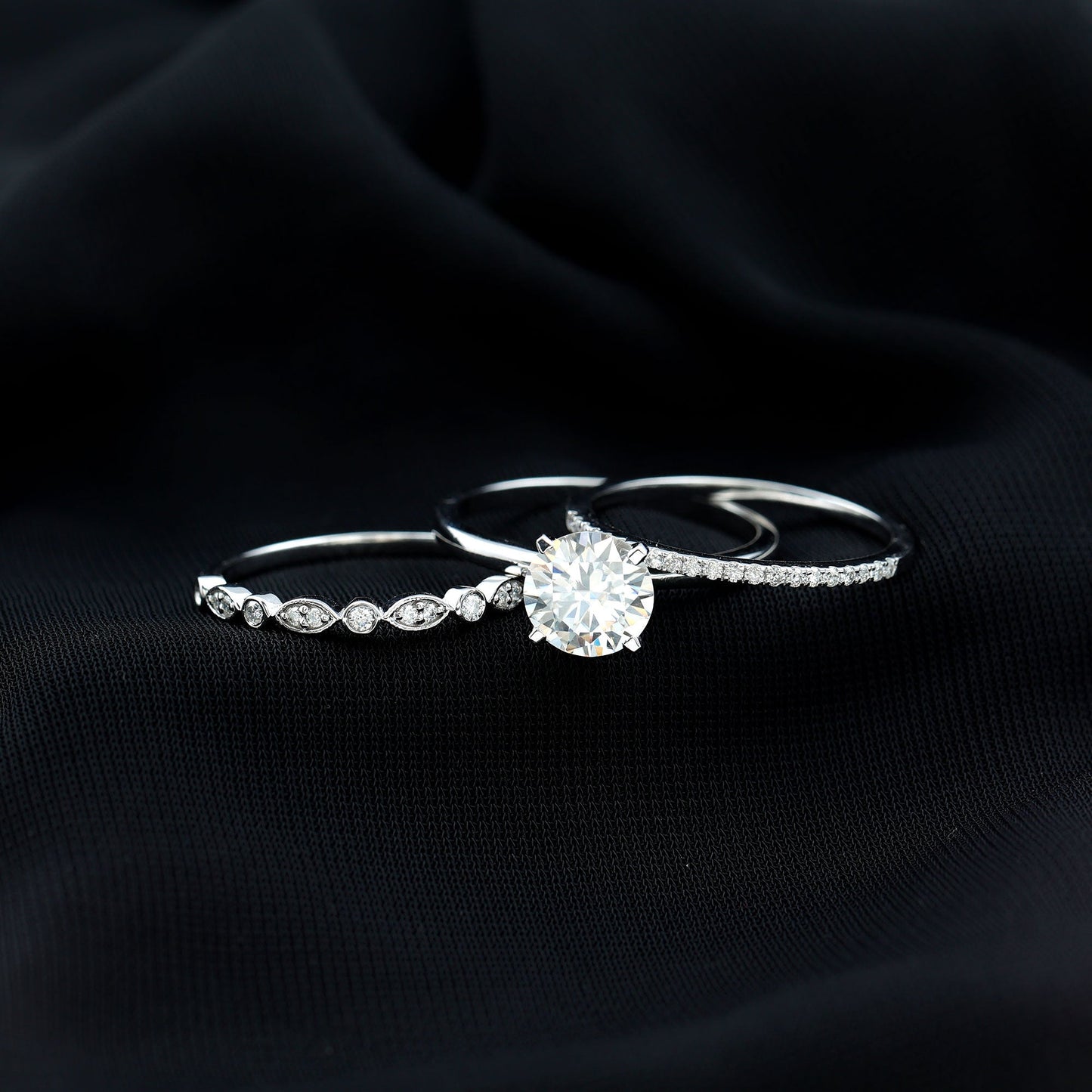 Round shape Solitaire Moissanite Trio Wedding Ring Set